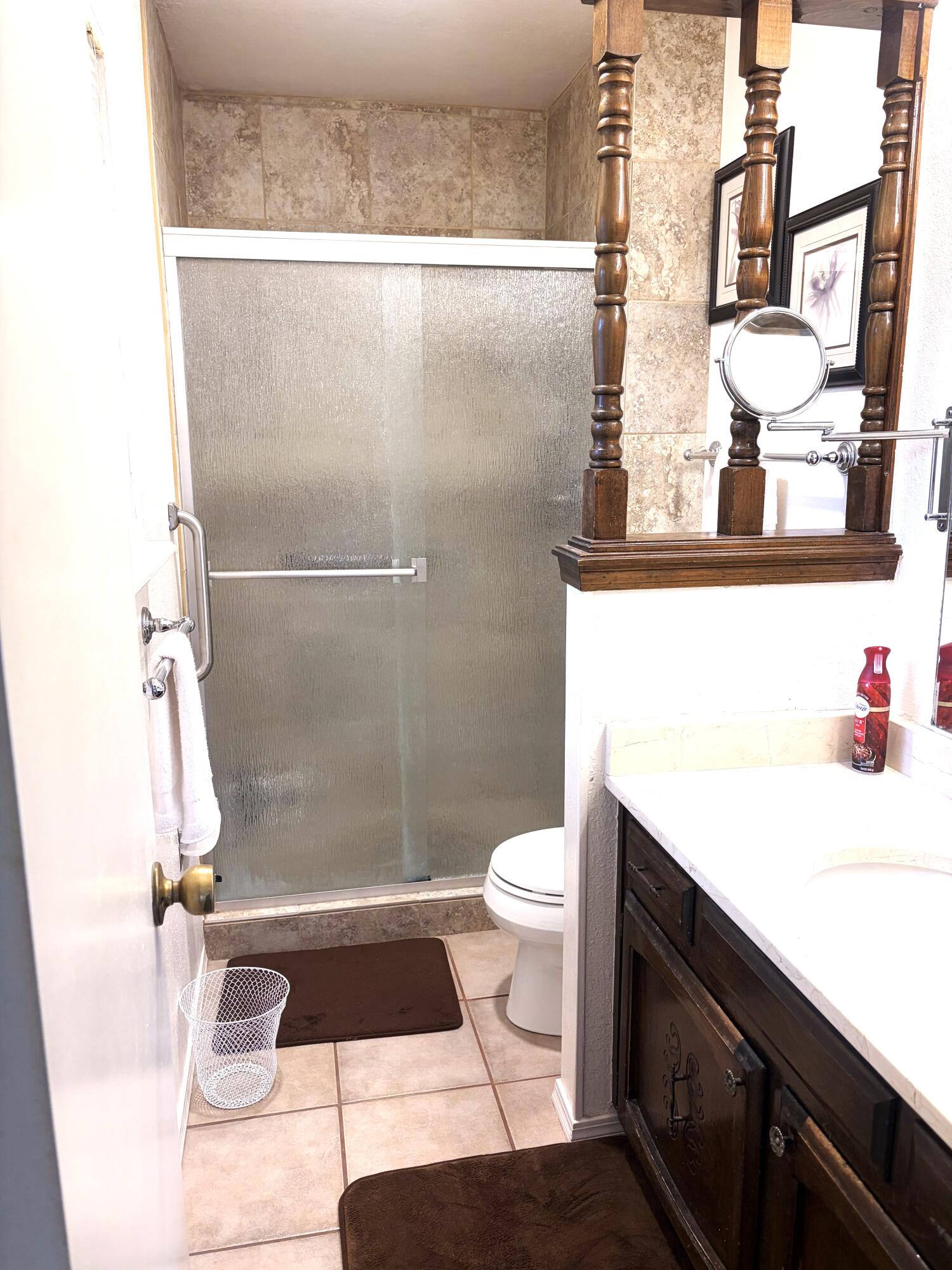 Photo 4 — 6613 Hensch Avenue NE