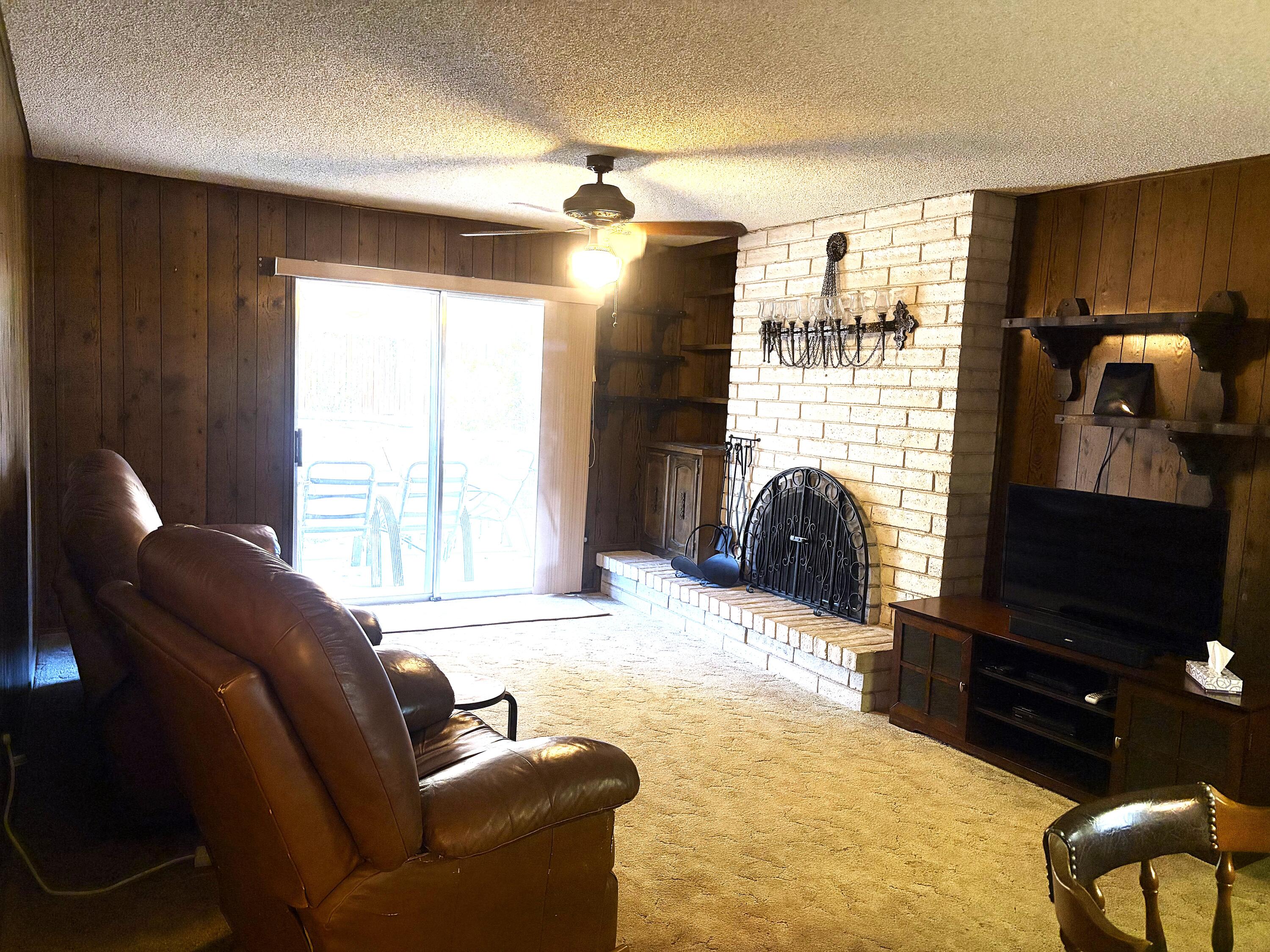 Photo 12 — 6613 Hensch Avenue NE