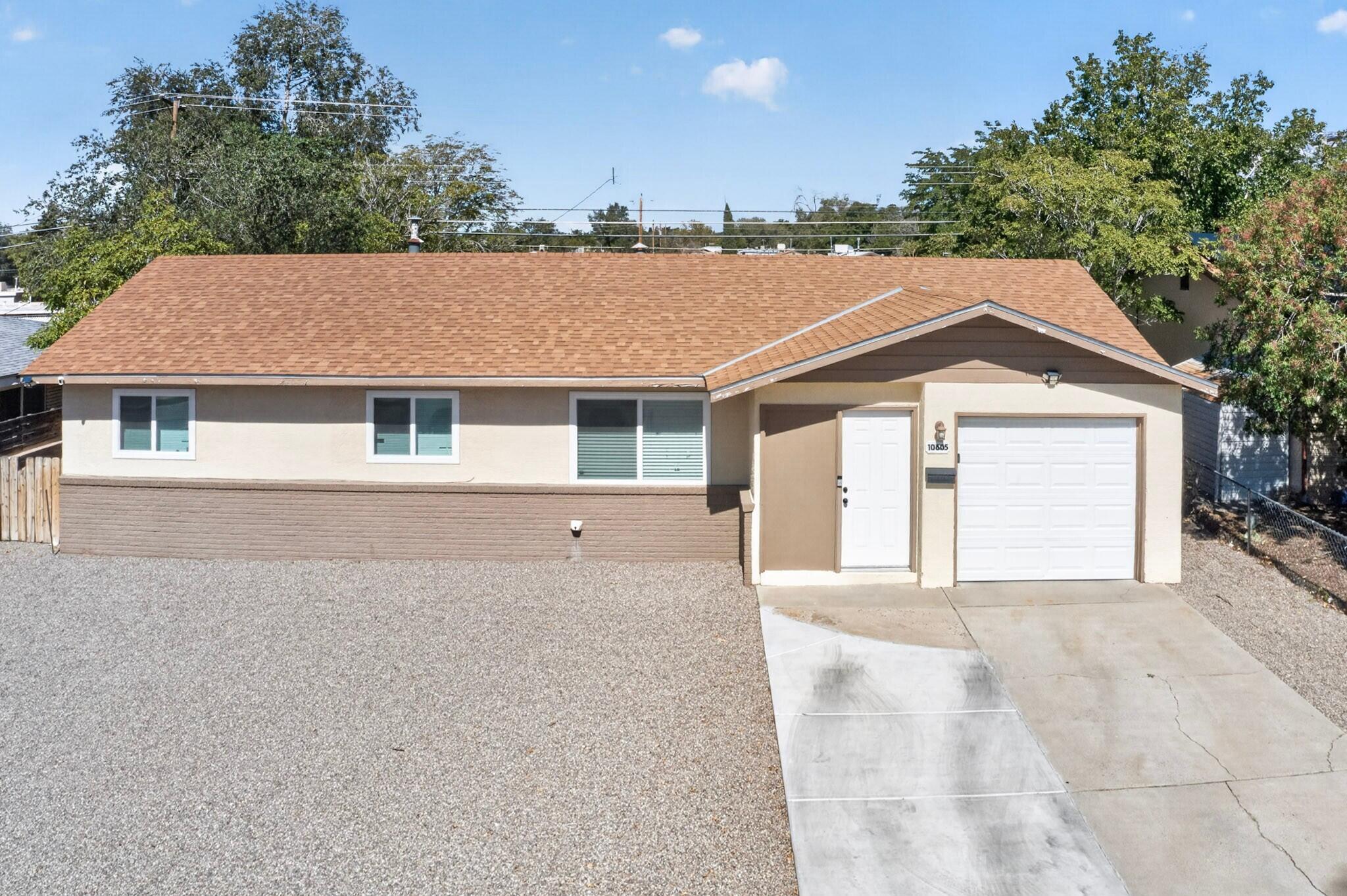 Photo 4 — 10605 Menaul Boulevard NE