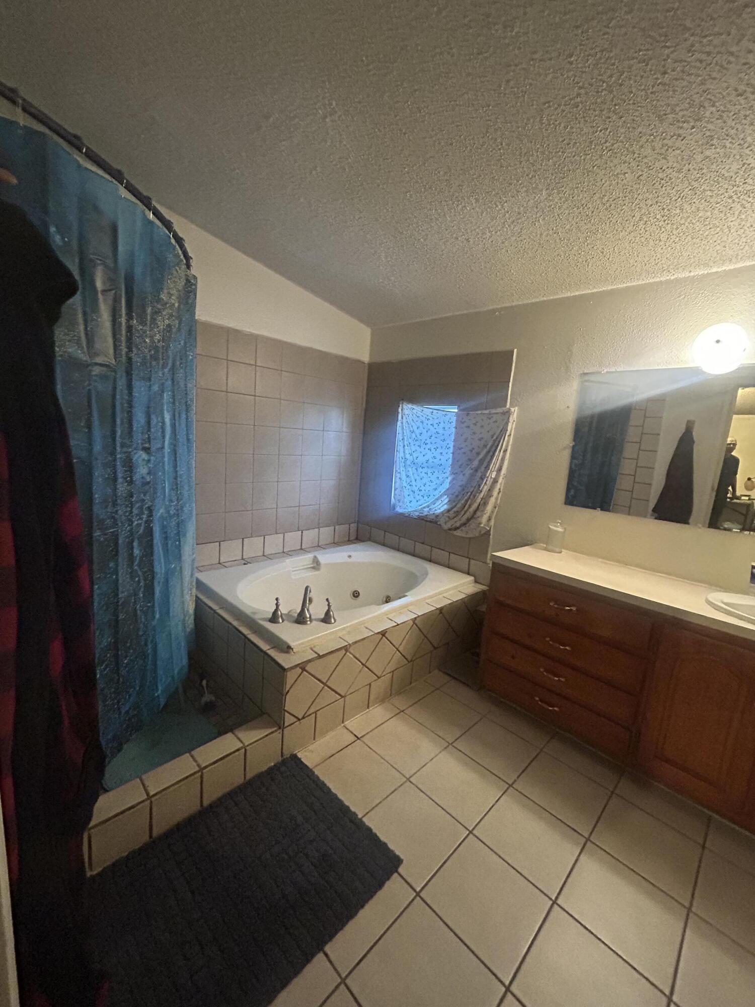 Photo 2 — 3004 Owen Road SW