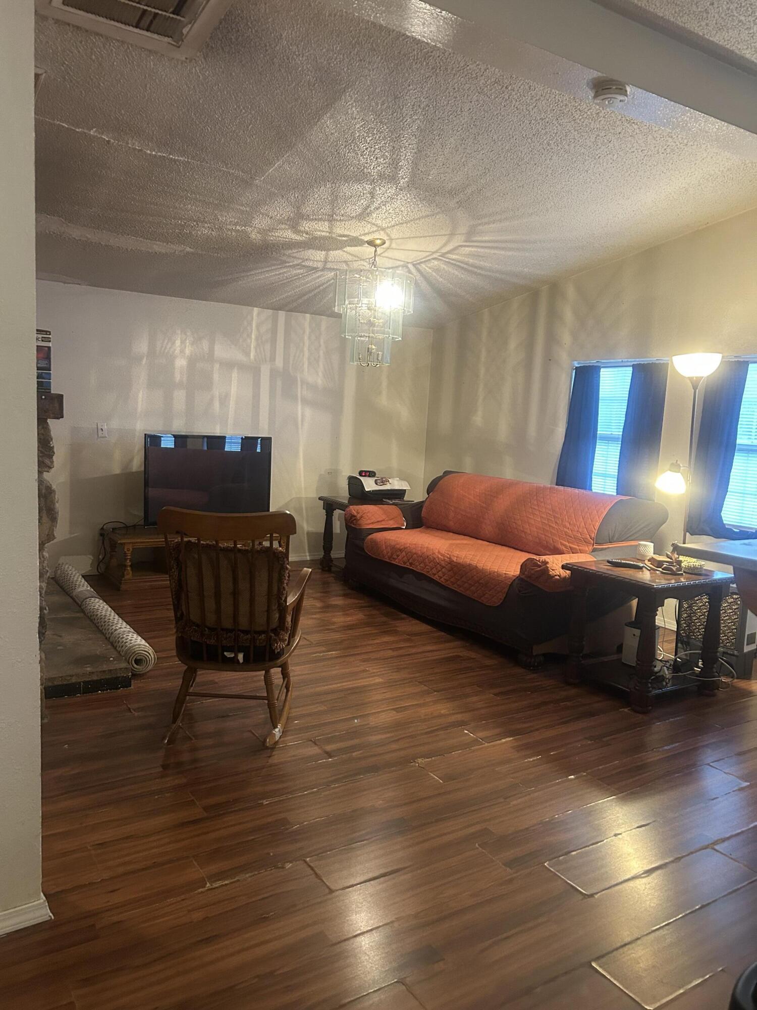 Photo 18 — 3004 Owen Road SW