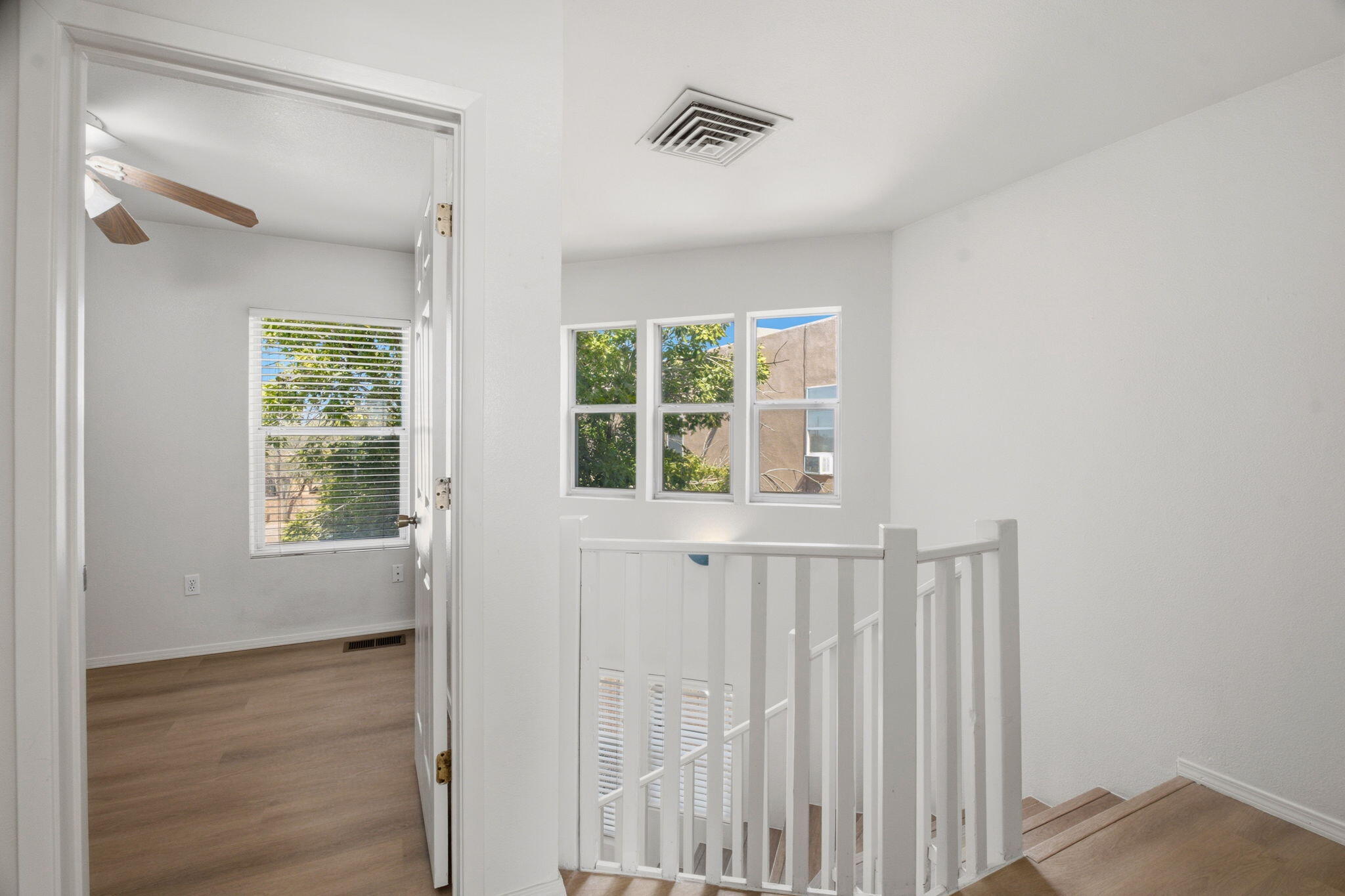Photo 17 — 615 Menaul Boulevard NW E