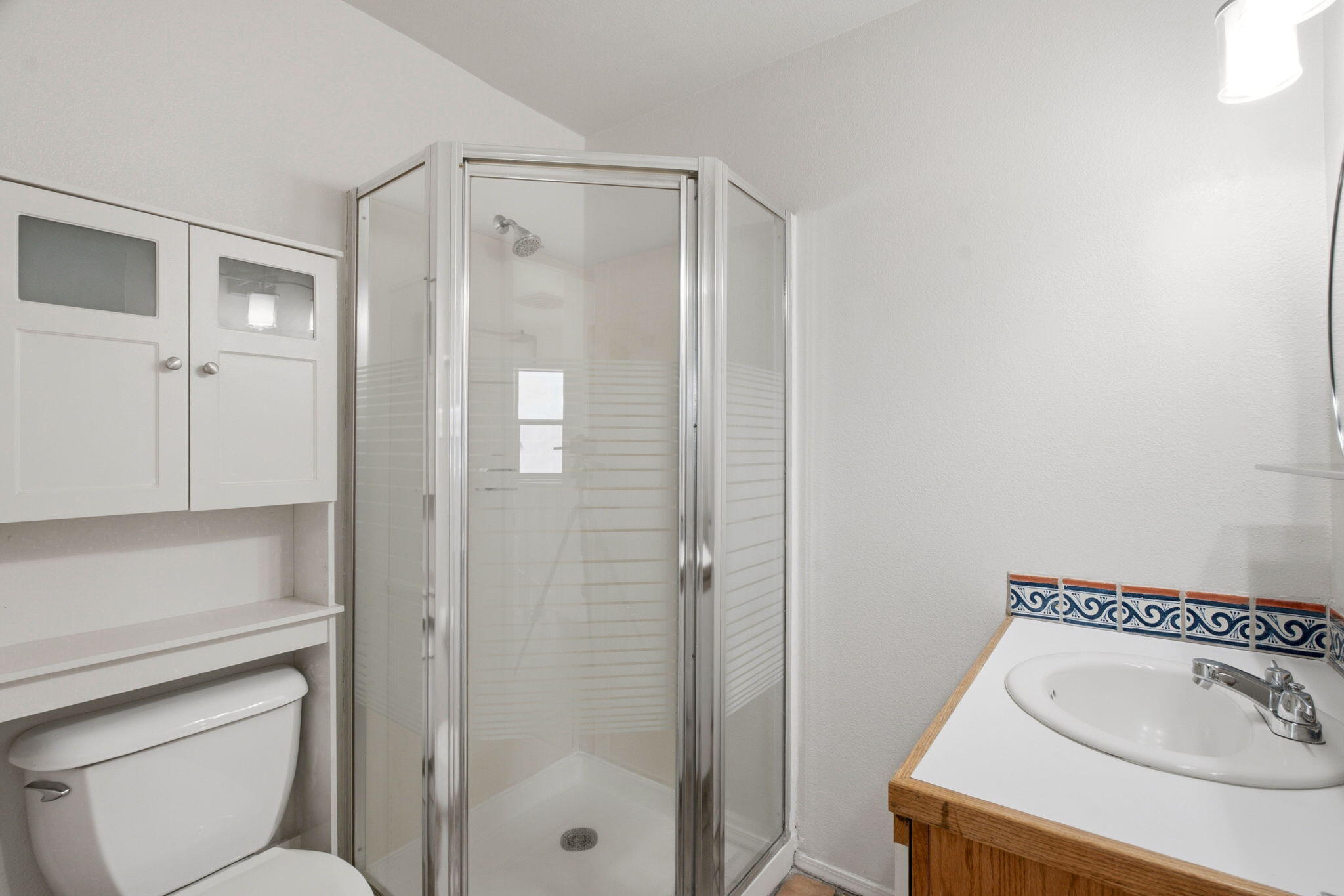 Photo 13 — 615 Menaul Boulevard NW E