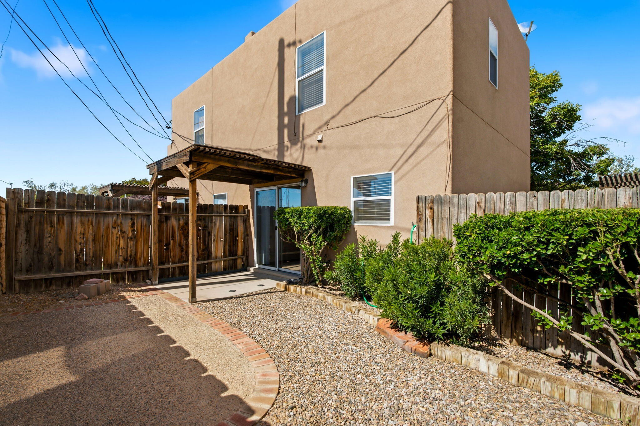 Photo 8 — 615 Menaul Boulevard NW E