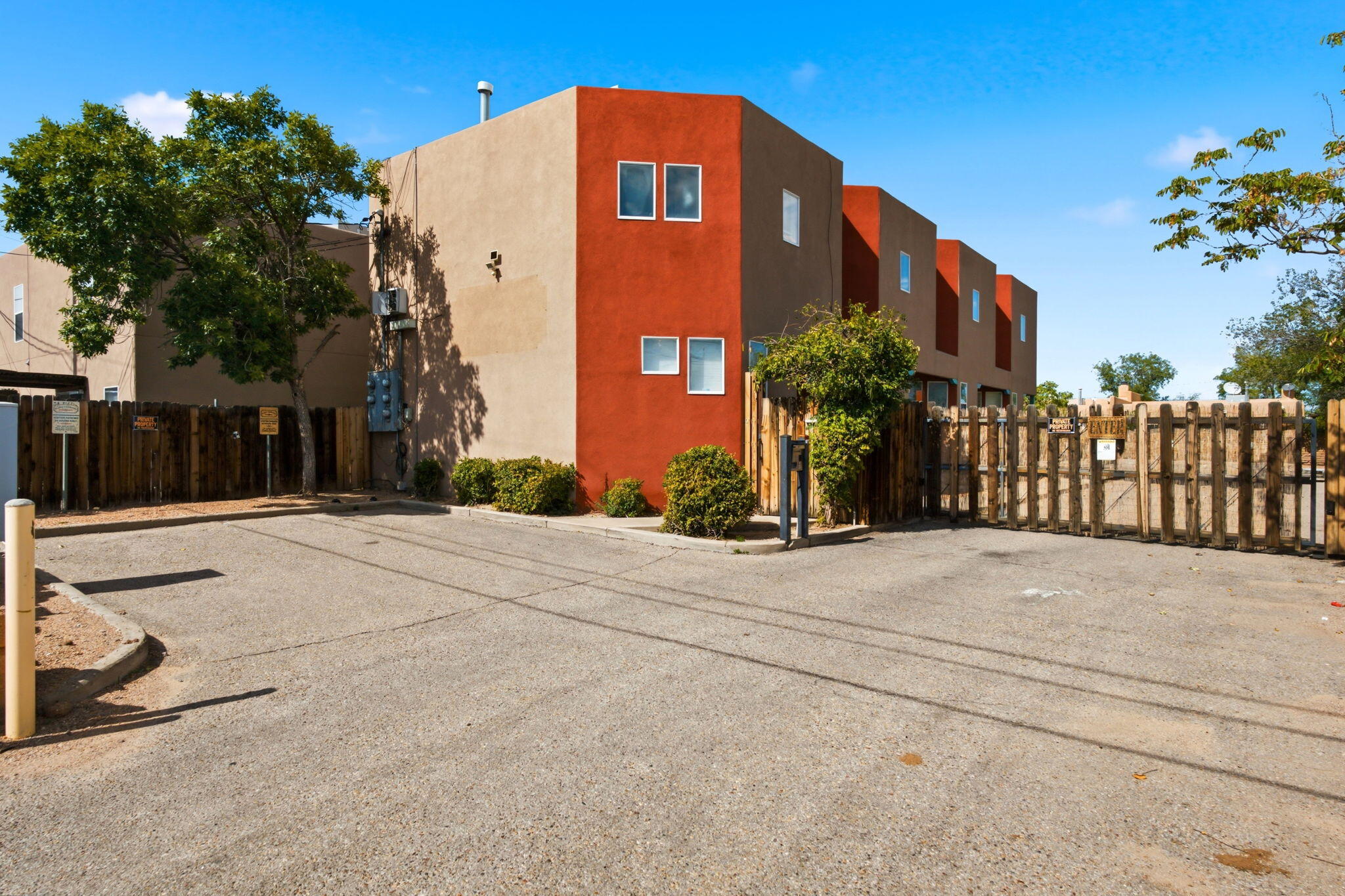 Photo 6 — 615 Menaul Boulevard NW E