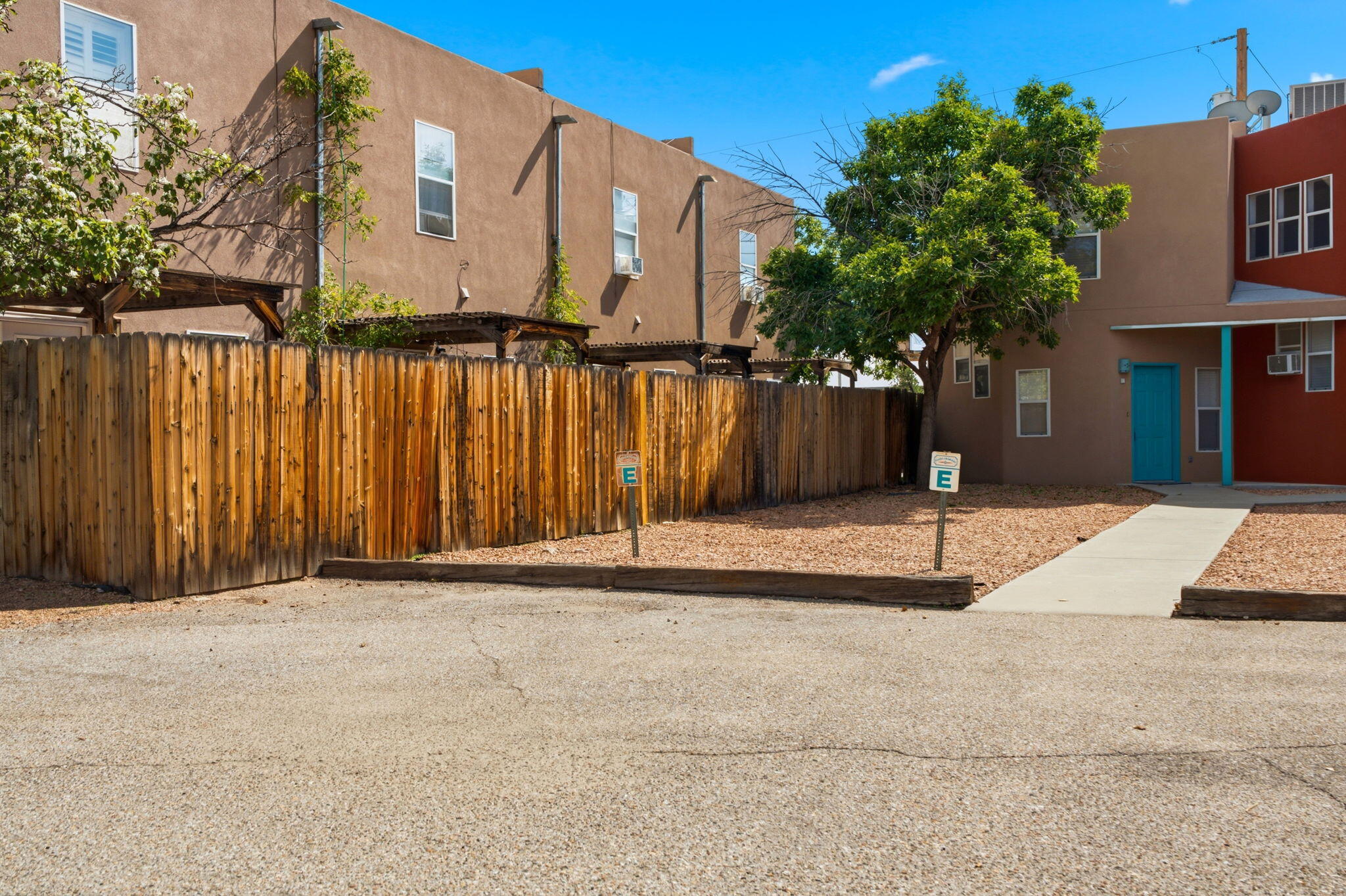 Photo 4 — 615 Menaul Boulevard NW E