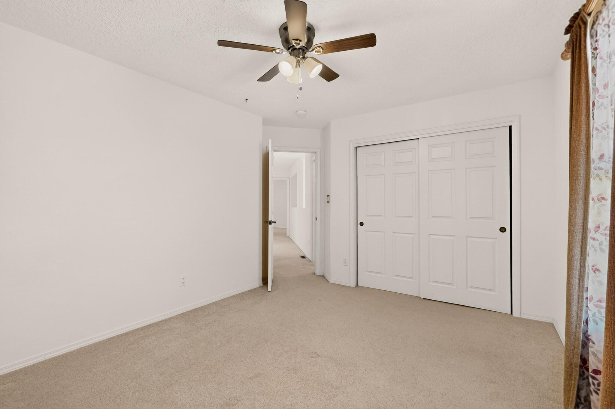 Photo 14 — 960 Villarrica Street NW