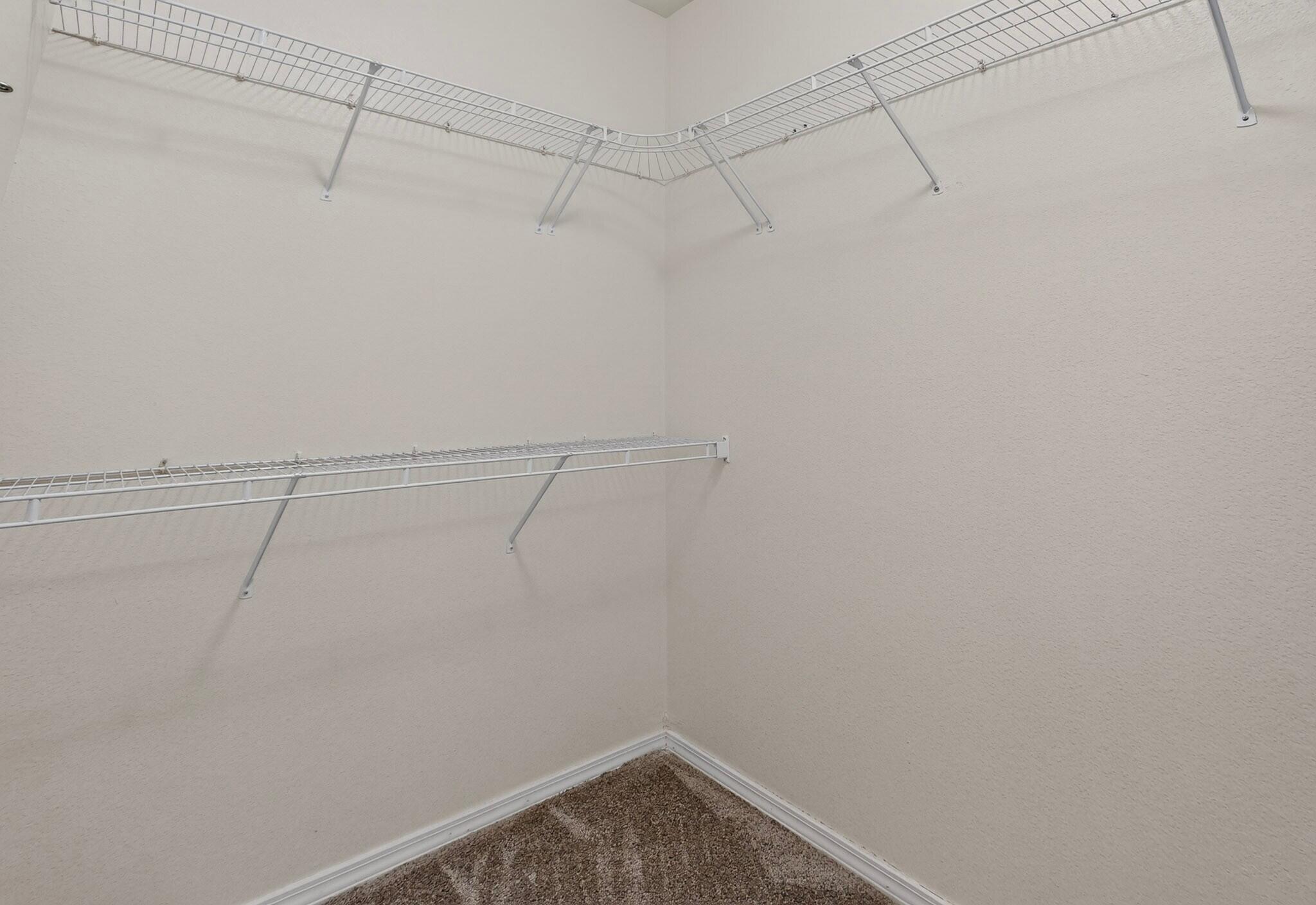 Photo 10 — 960 Villarrica Street NW