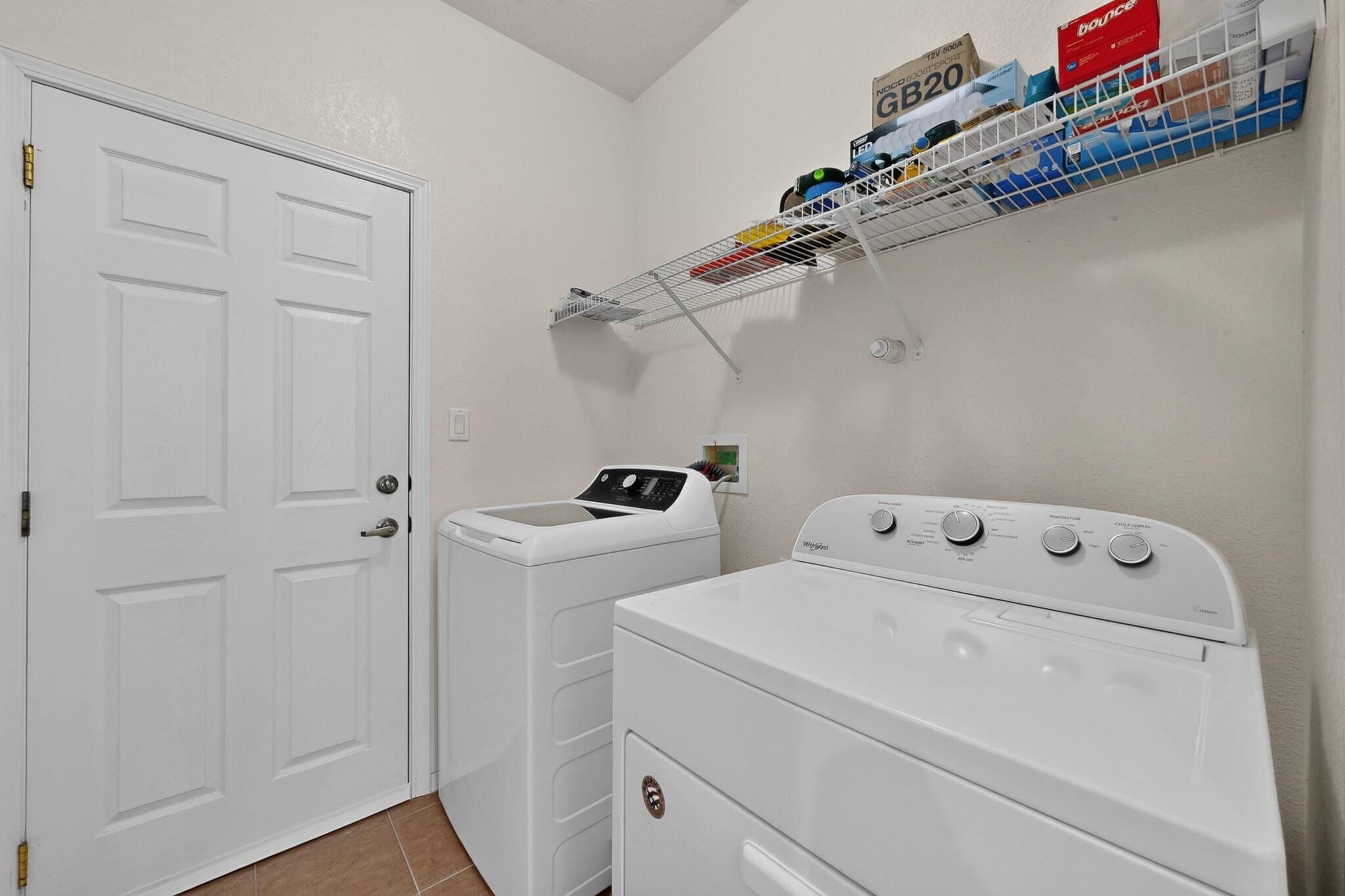 Photo 9 — 960 Villarrica Street NW