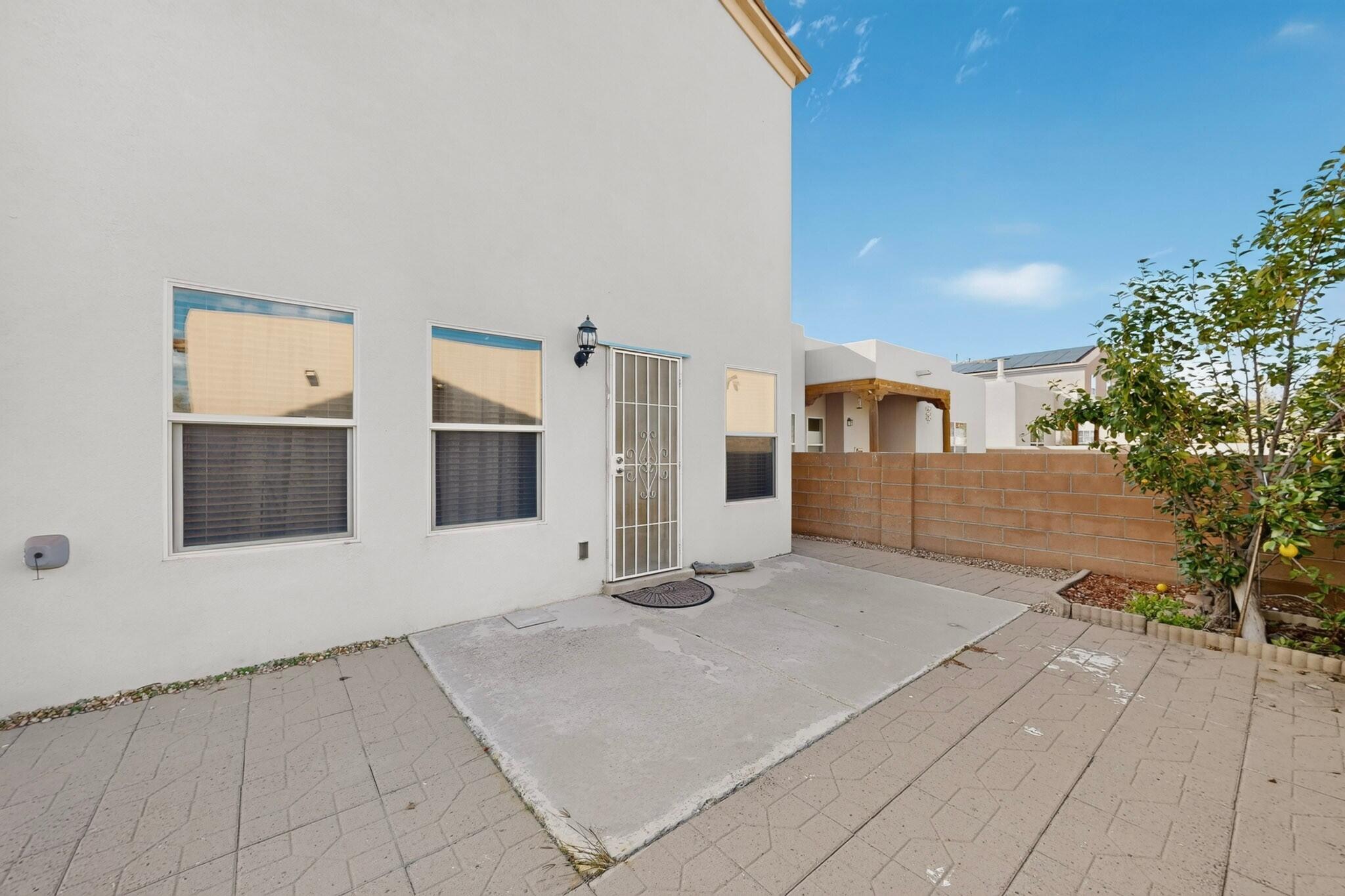 Photo 7 — 960 Villarrica Street NW