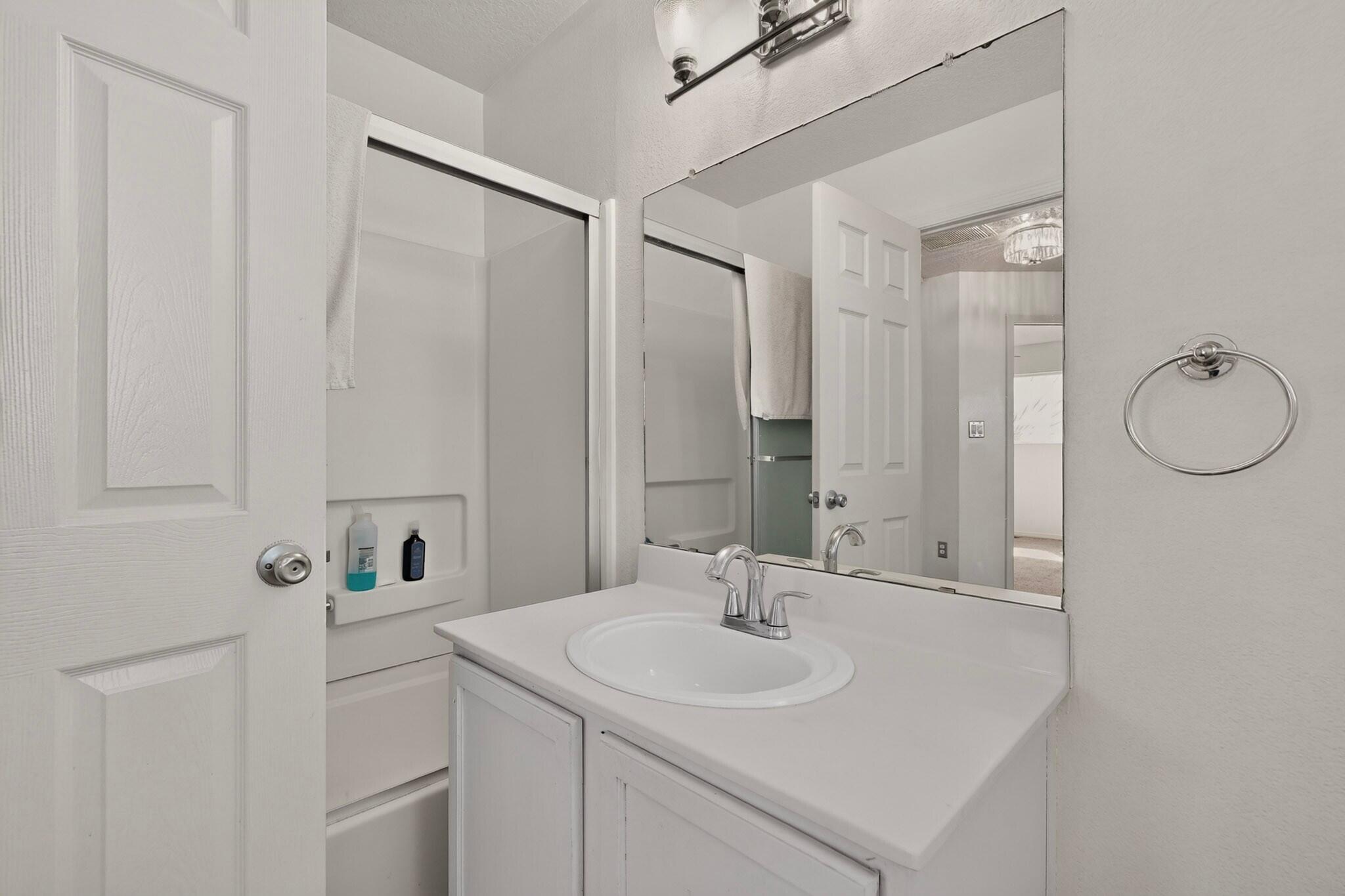Photo 19 — 401 Desert Tree Drive SW