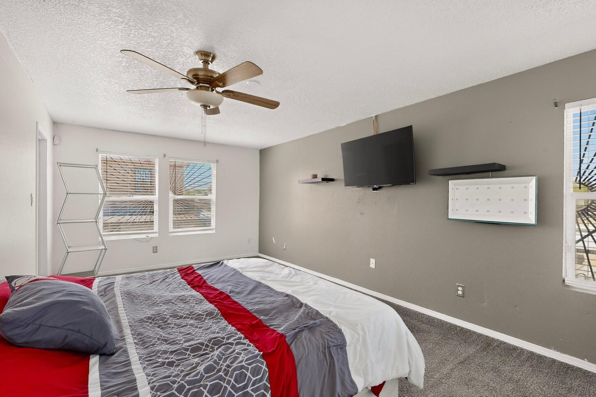 Photo 17 — 401 Desert Tree Drive SW