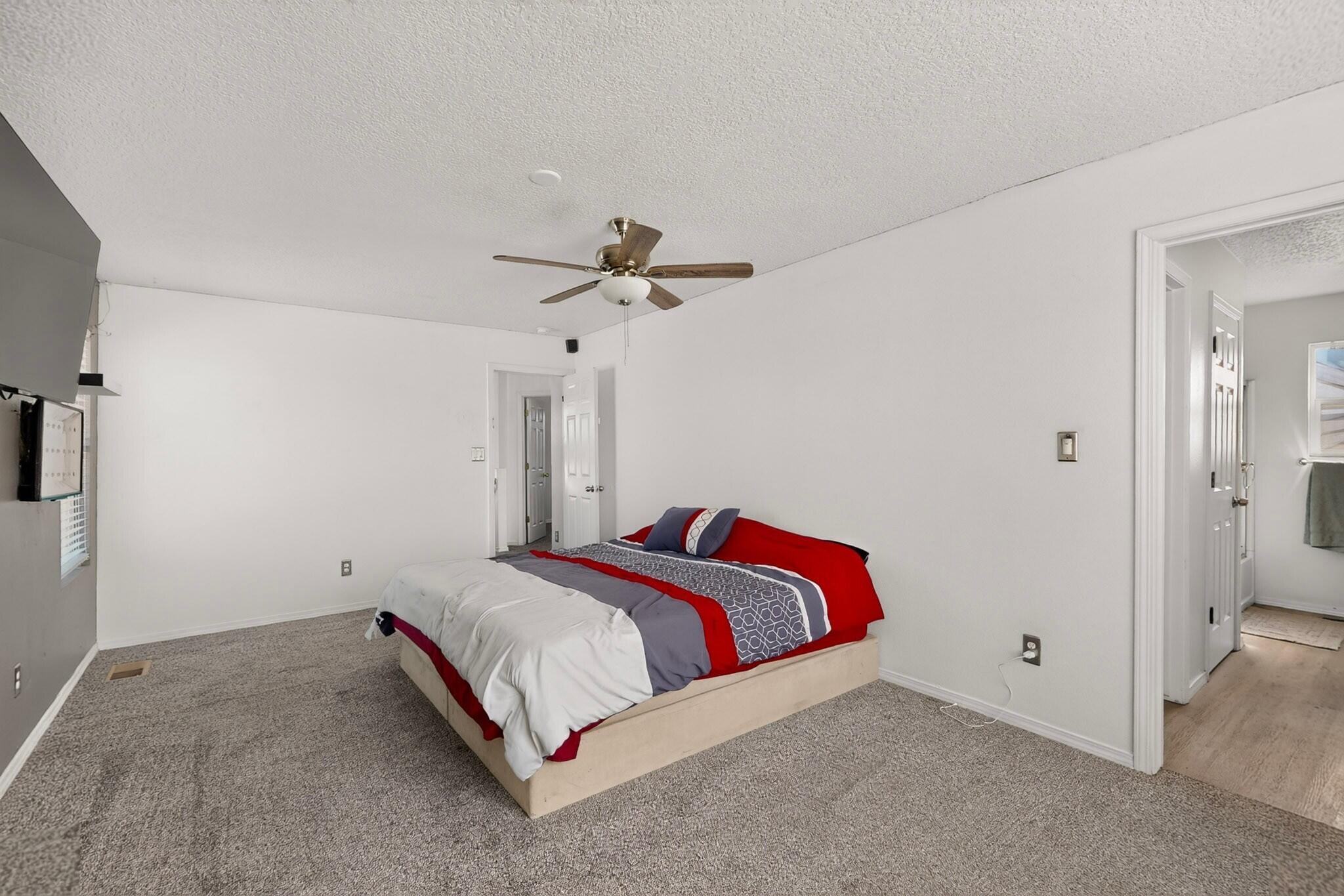 Photo 16 — 401 Desert Tree Drive SW