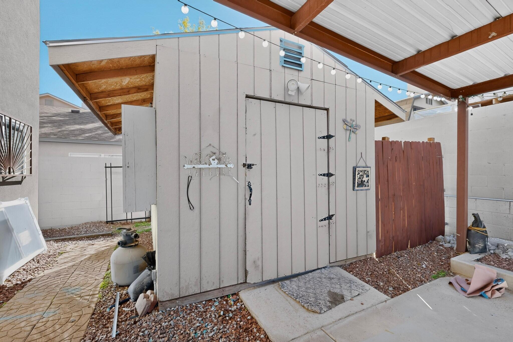 Photo 3 — 401 Desert Tree Drive SW
