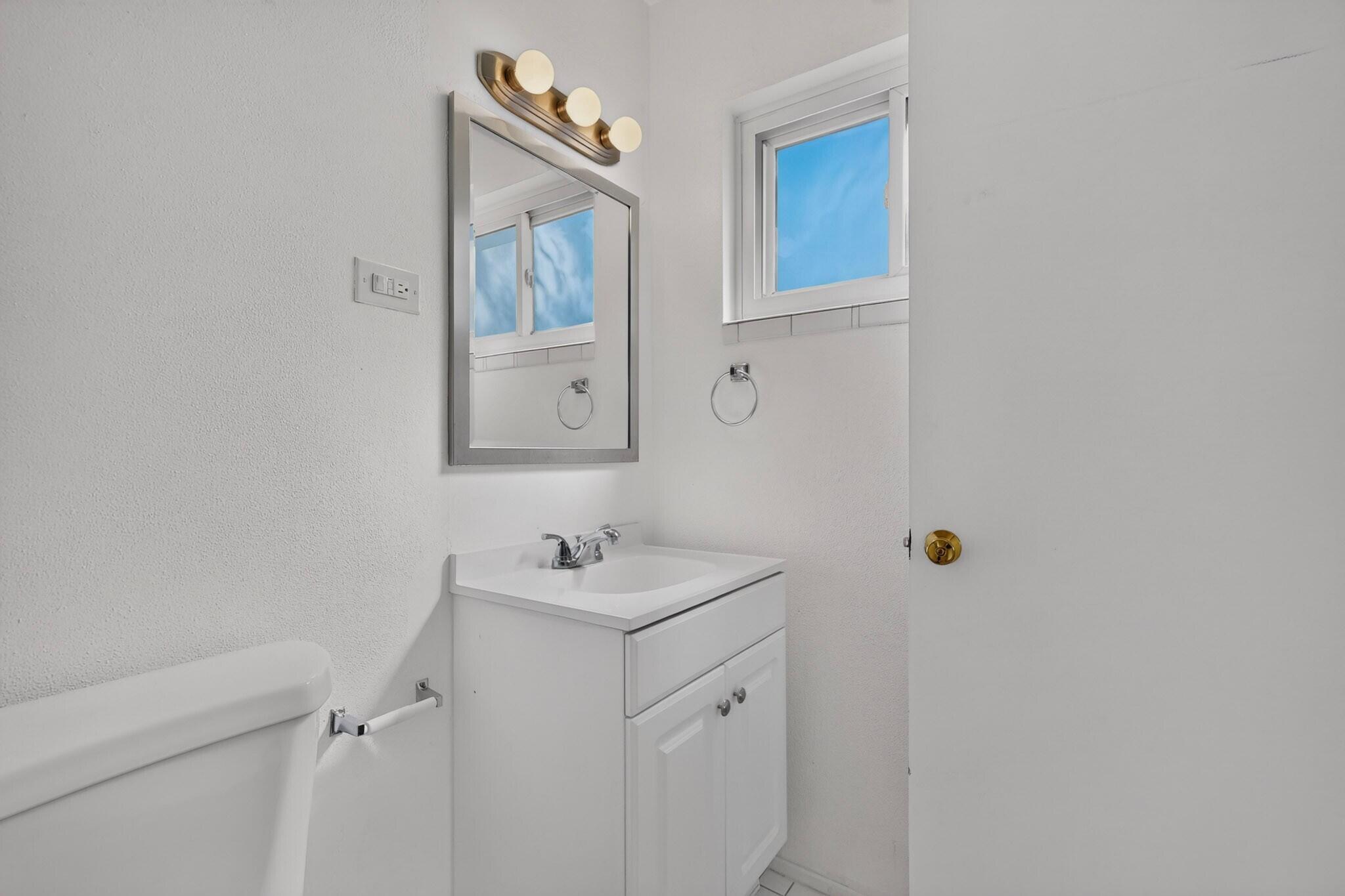 Photo 20 — 5723 Fairfax Drive NW