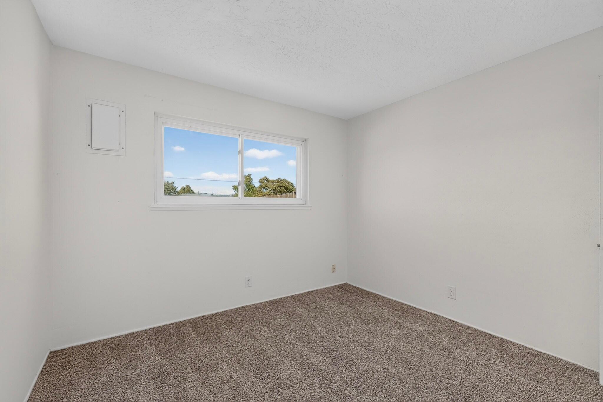Photo 18 — 5723 Fairfax Drive NW