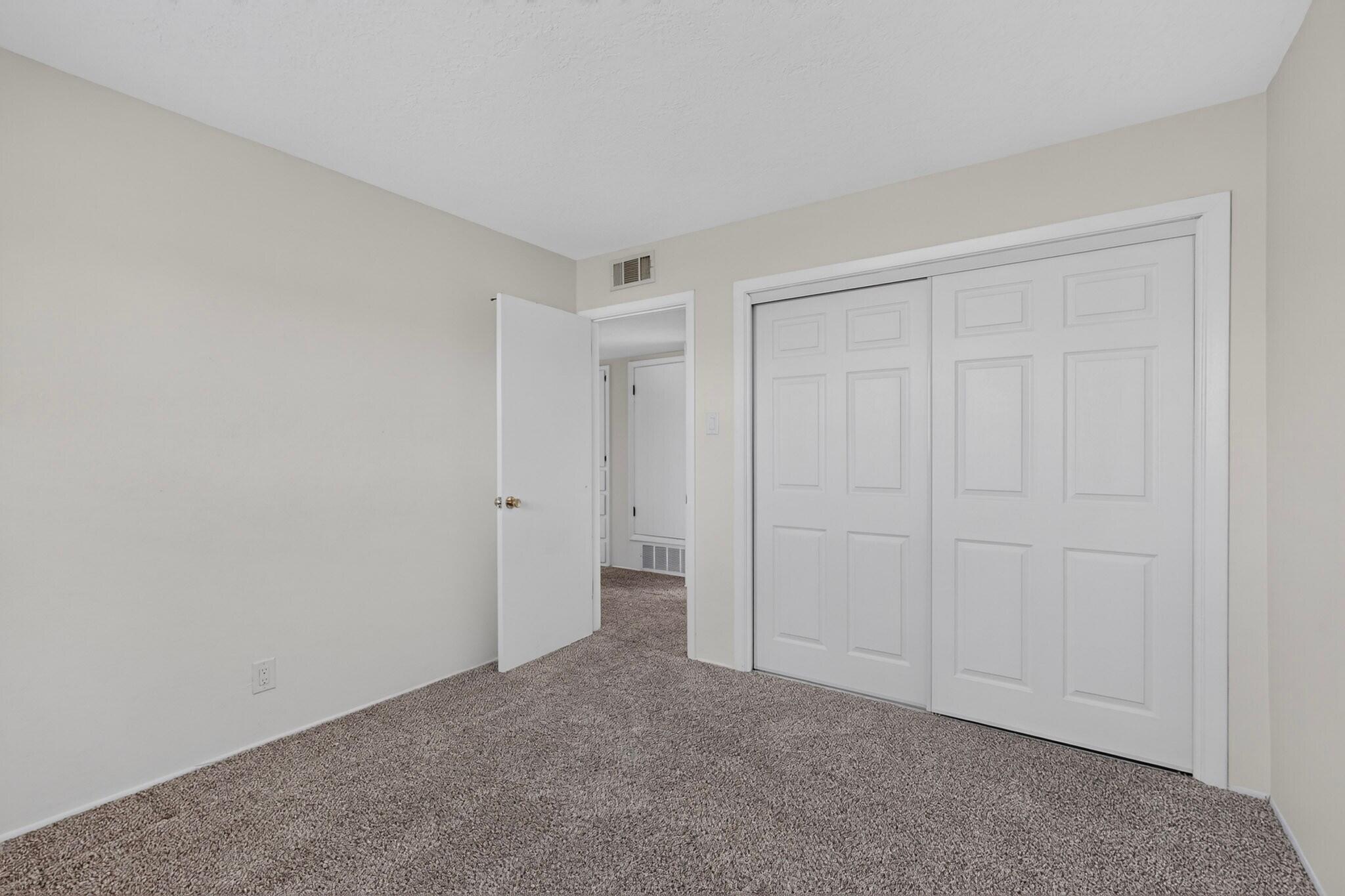 Photo 17 — 5723 Fairfax Drive NW