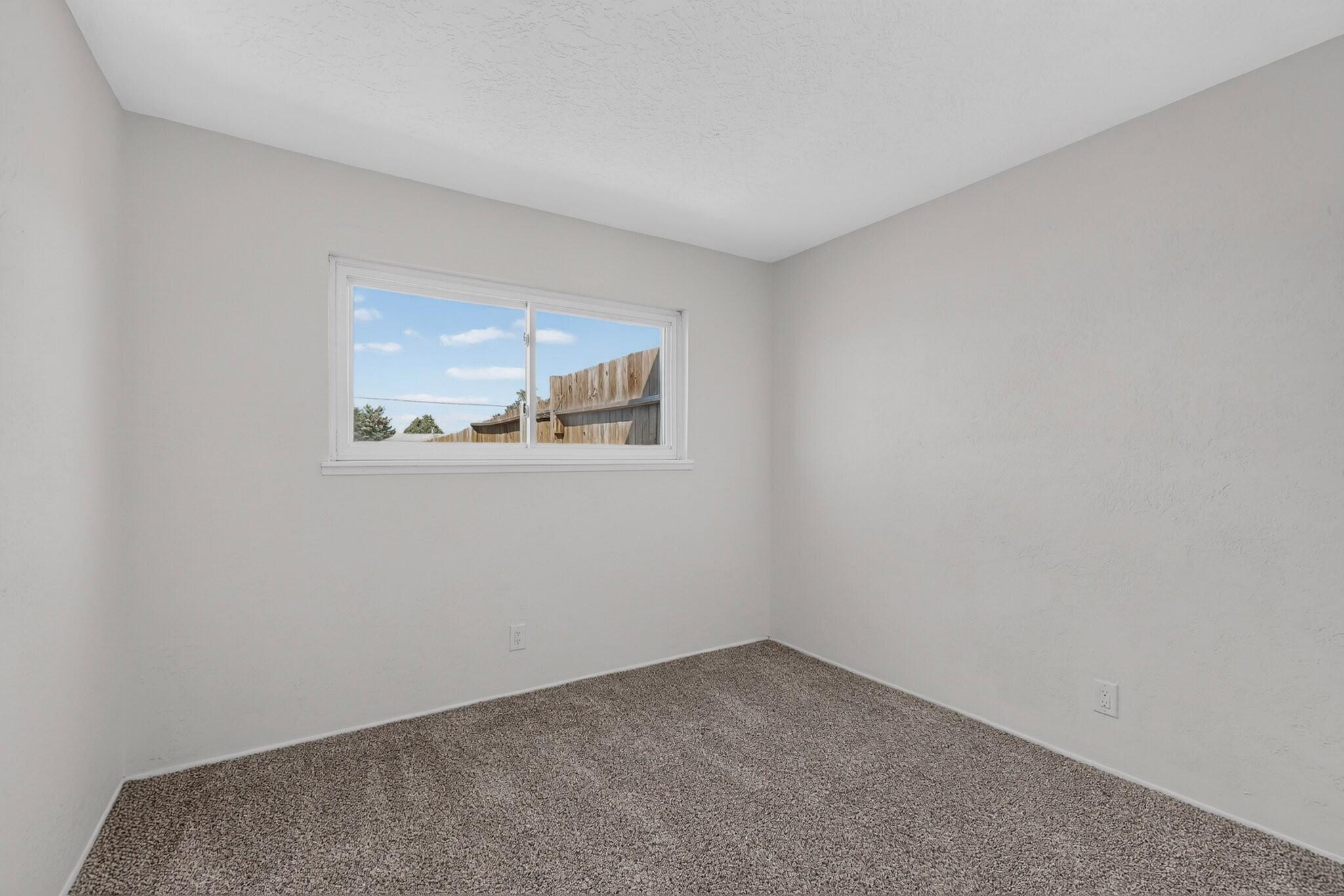 Photo 16 — 5723 Fairfax Drive NW