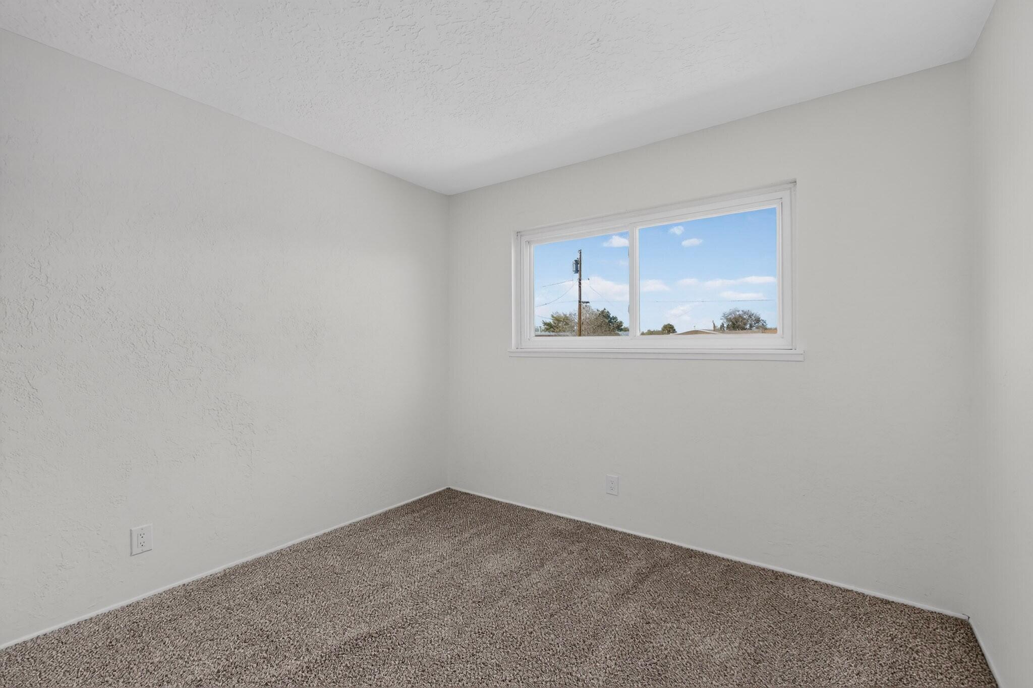 Photo 15 — 5723 Fairfax Drive NW