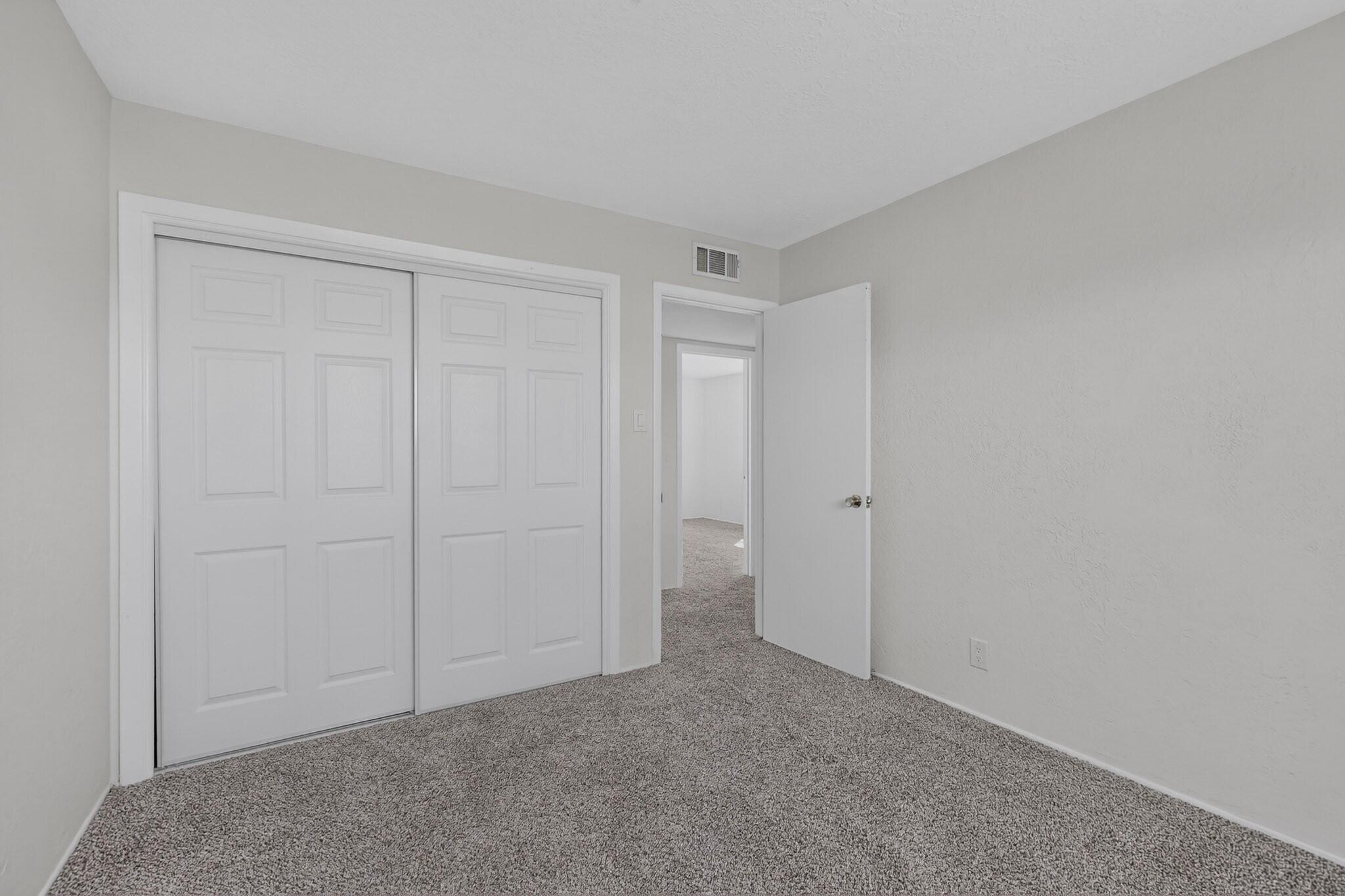 Photo 14 — 5723 Fairfax Drive NW