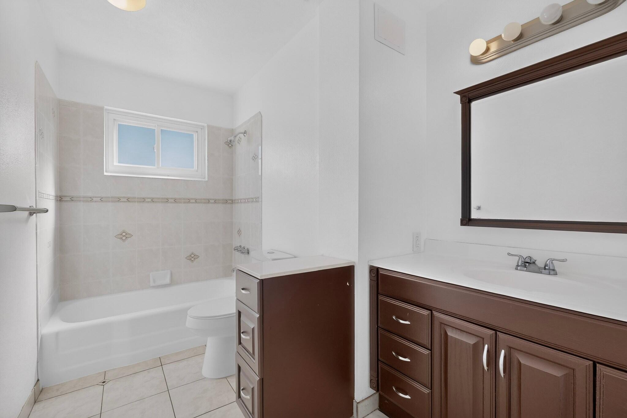 Photo 13 — 5723 Fairfax Drive NW