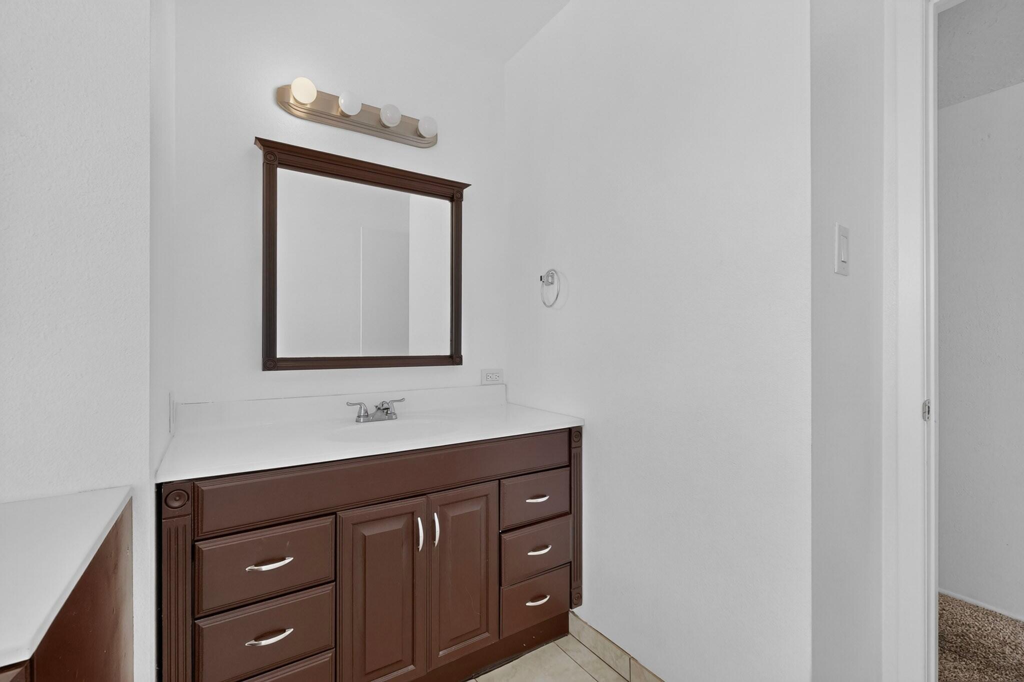 Photo 12 — 5723 Fairfax Drive NW