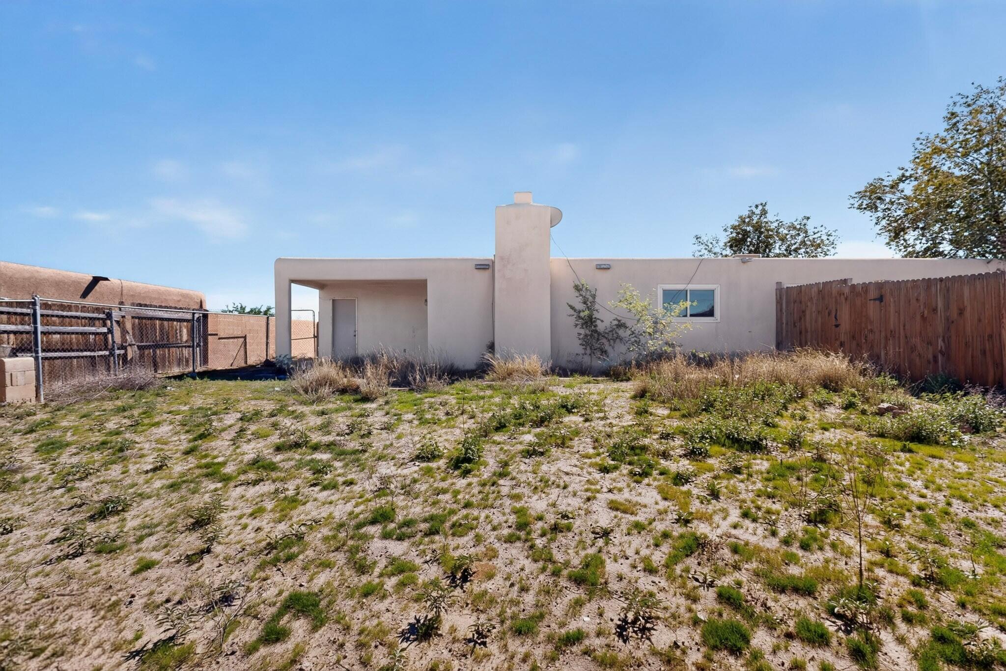 Photo 8 — 5723 Fairfax Drive NW