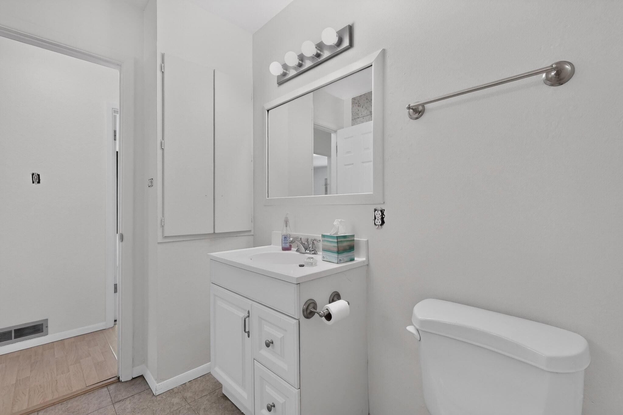 Photo 19 — 308 Parsifal Street NE