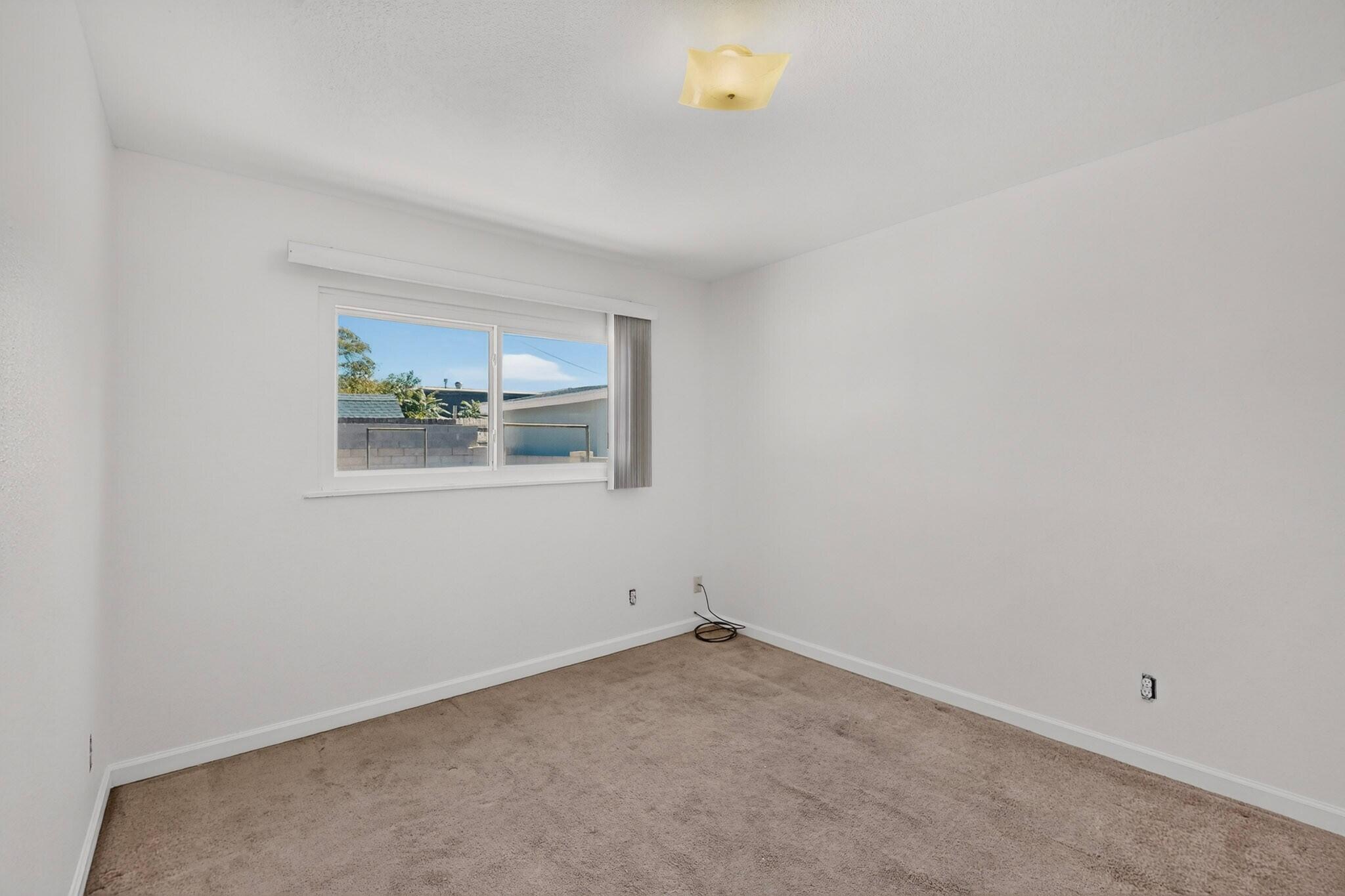 Photo 17 — 308 Parsifal Street NE
