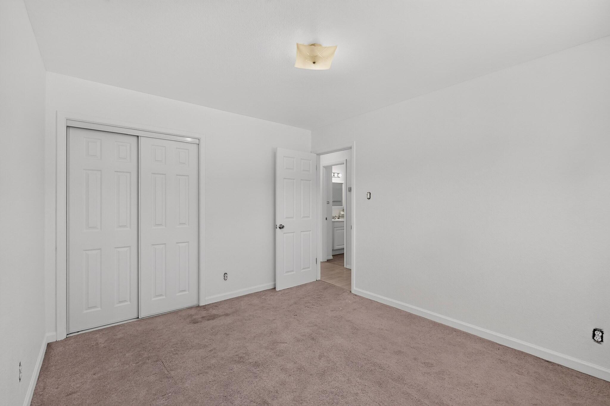 Photo 14 — 308 Parsifal Street NE