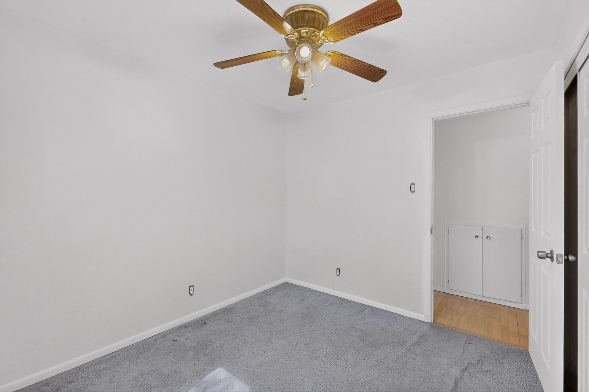 Photo 10 — 308 Parsifal Street NE