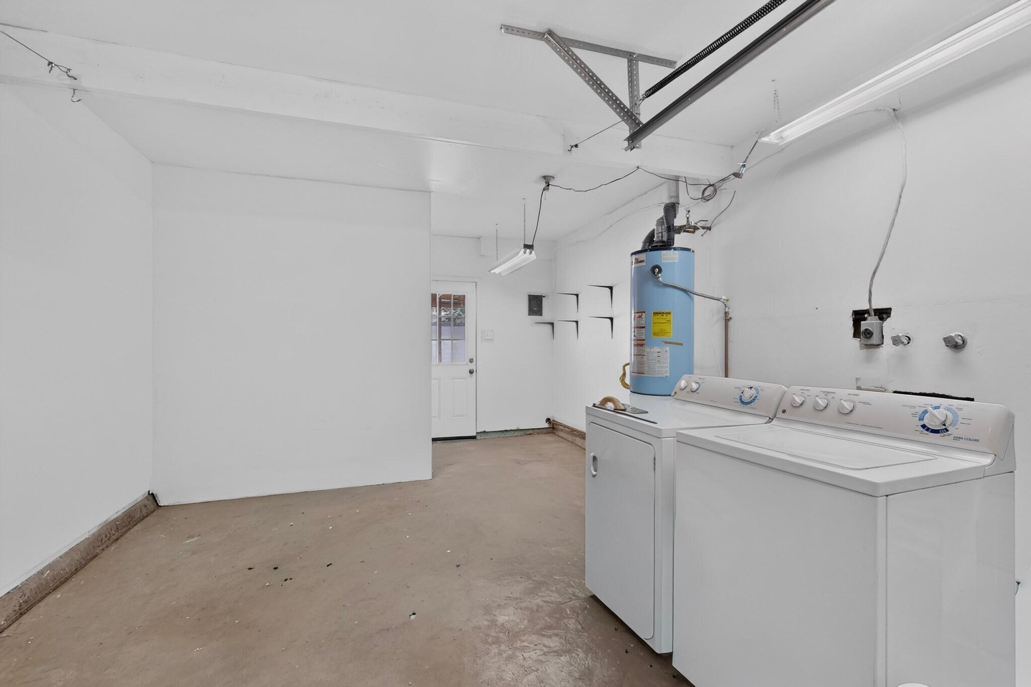 Photo 9 — 308 Parsifal Street NE