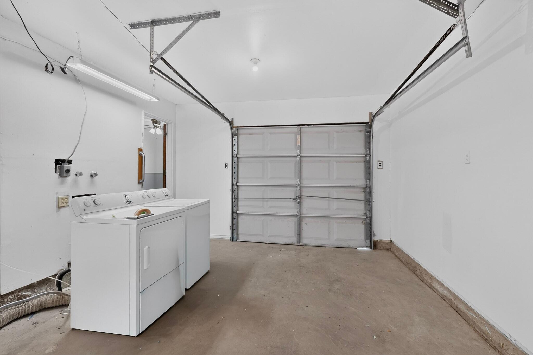 Photo 8 — 308 Parsifal Street NE