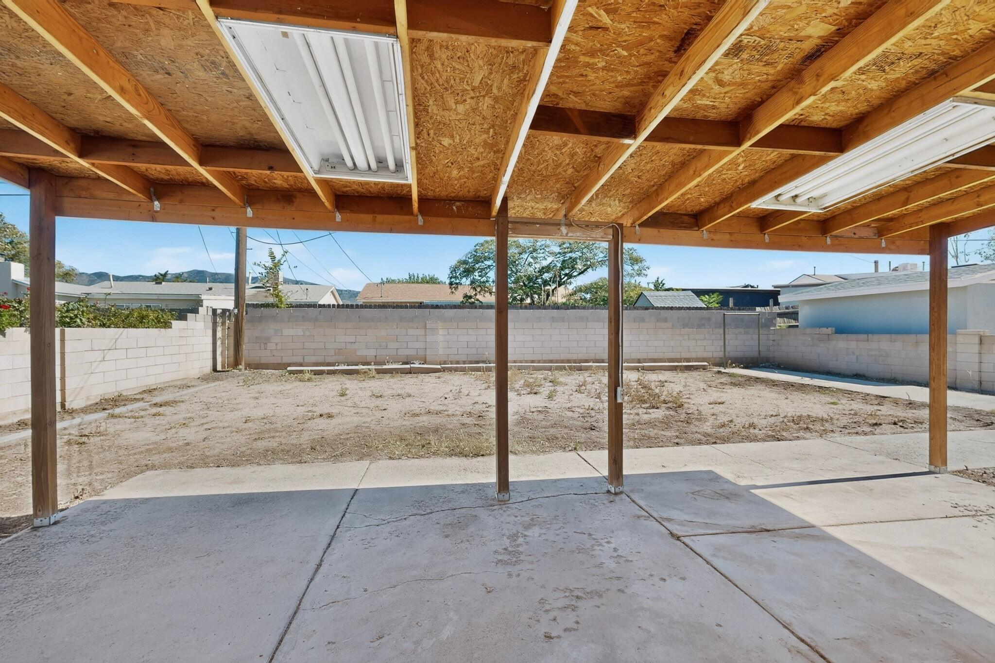 Photo 7 — 308 Parsifal Street NE
