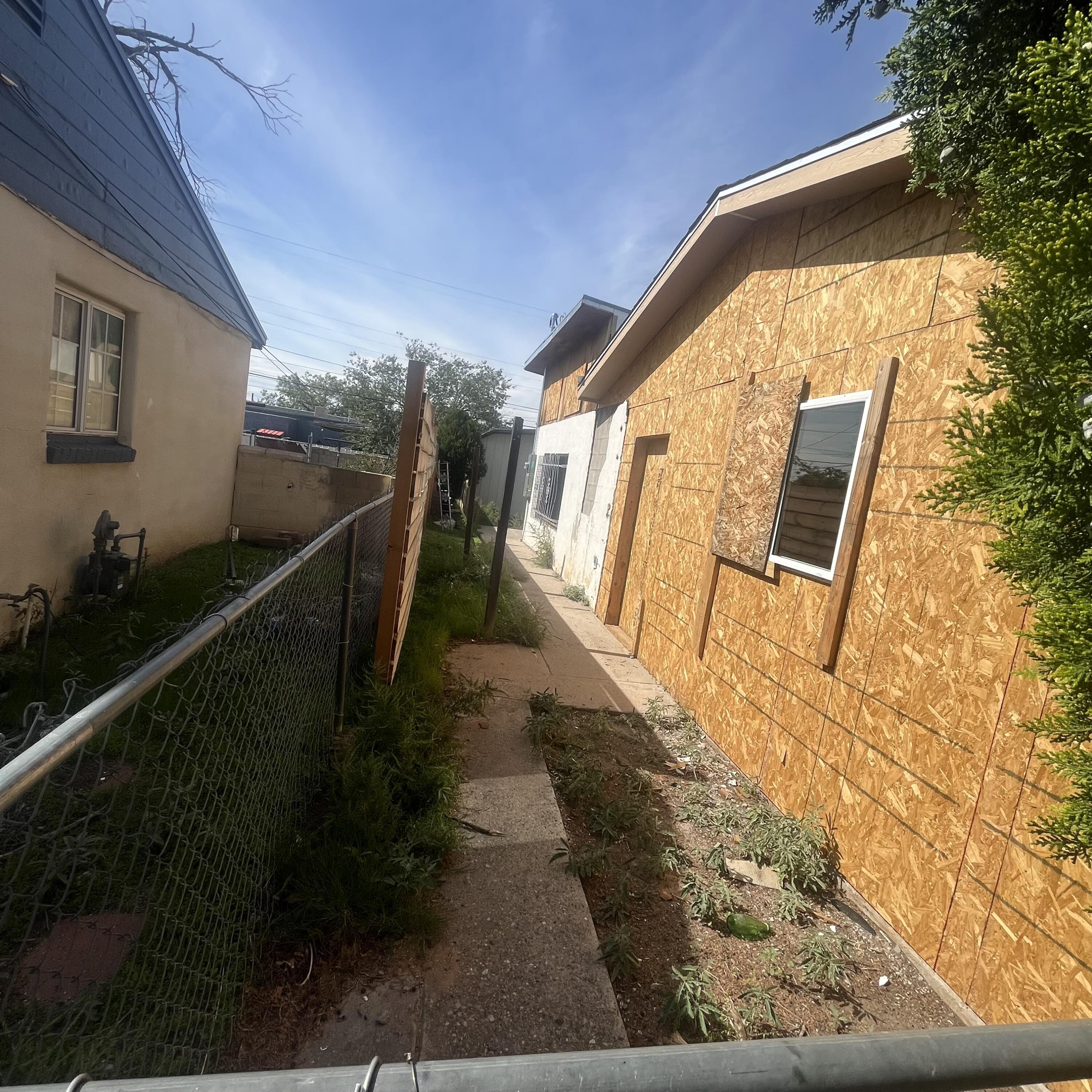 Photo 7 — 629 Ortiz Drive SE