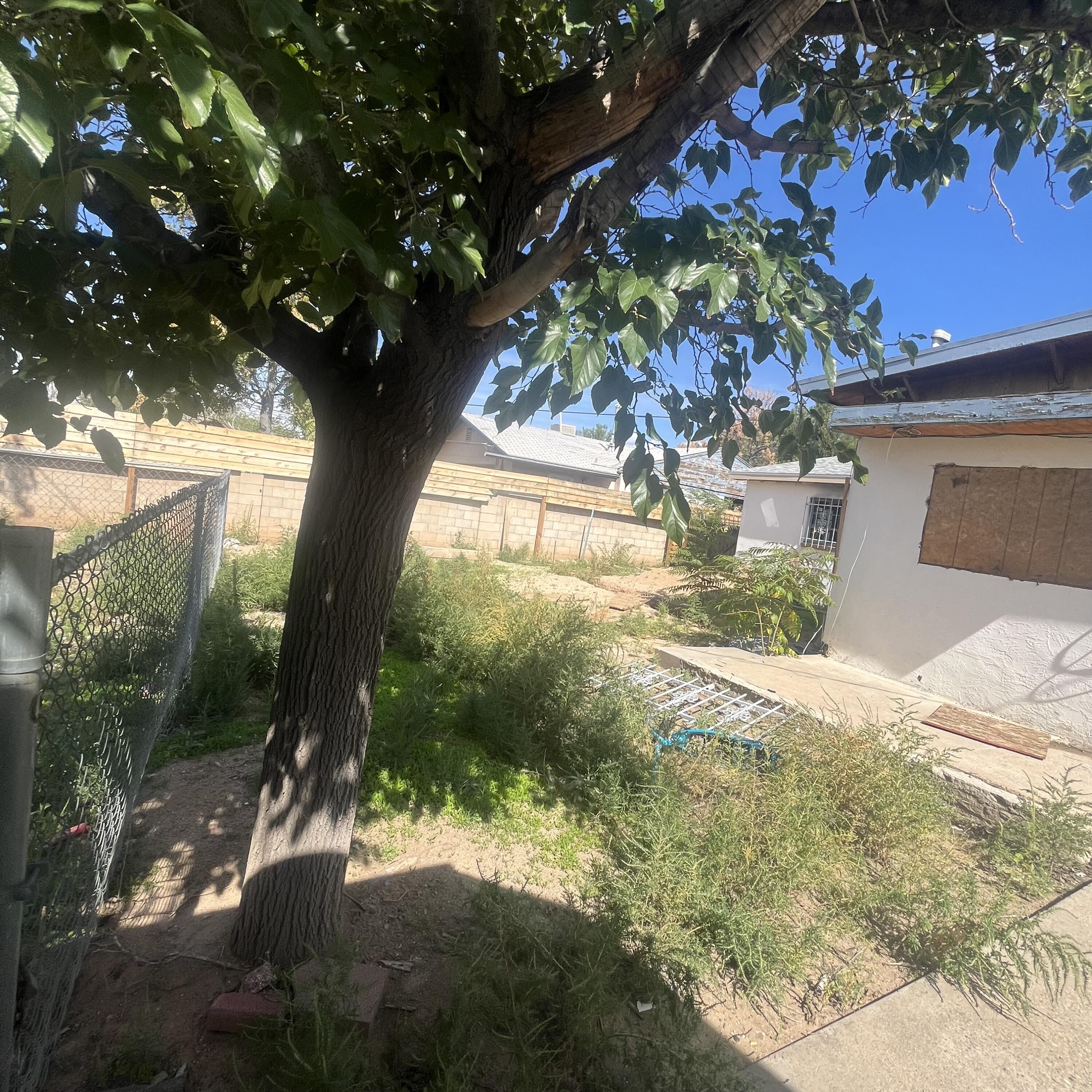 Photo 4 — 629 Ortiz Drive SE