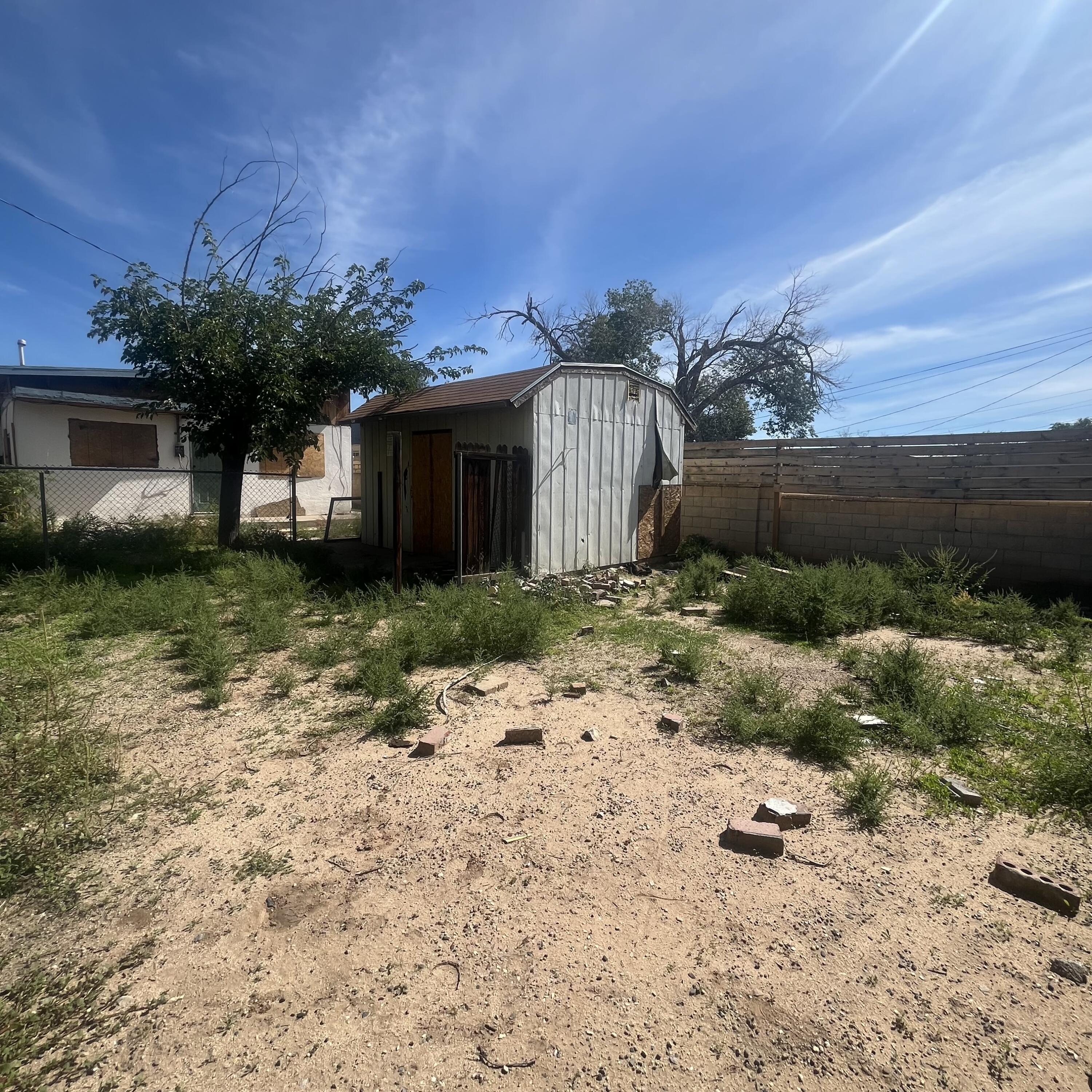 Photo 2 — 629 Ortiz Drive SE