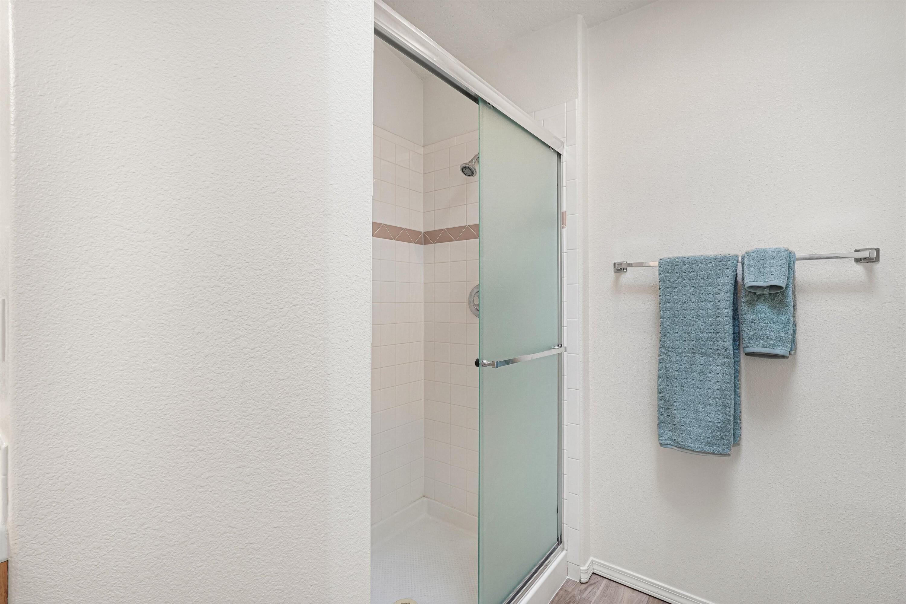 Photo 4 — 4553 Aguila Road SE