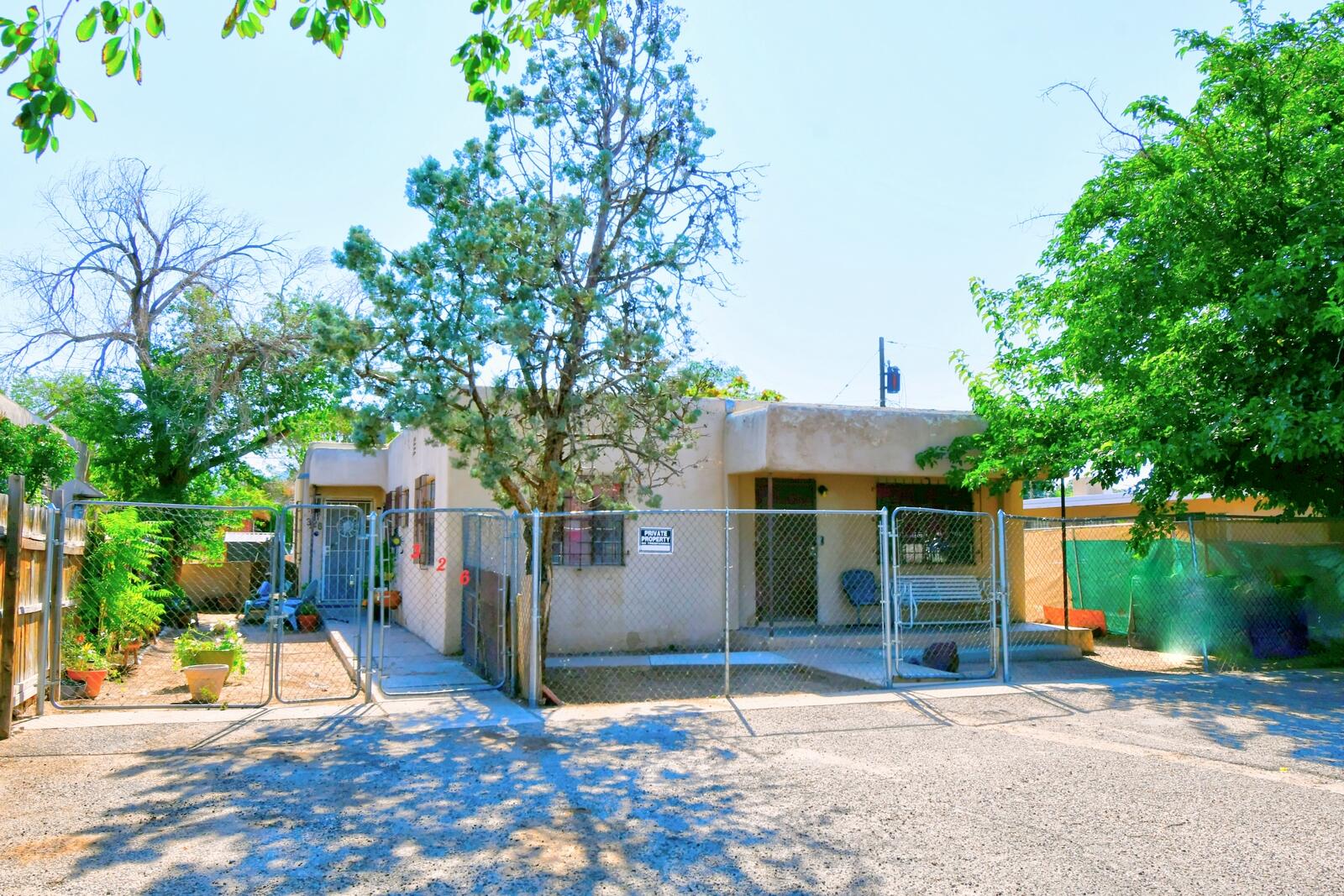 324/326 Charleston Street NE, Albuquerque, NM 87108