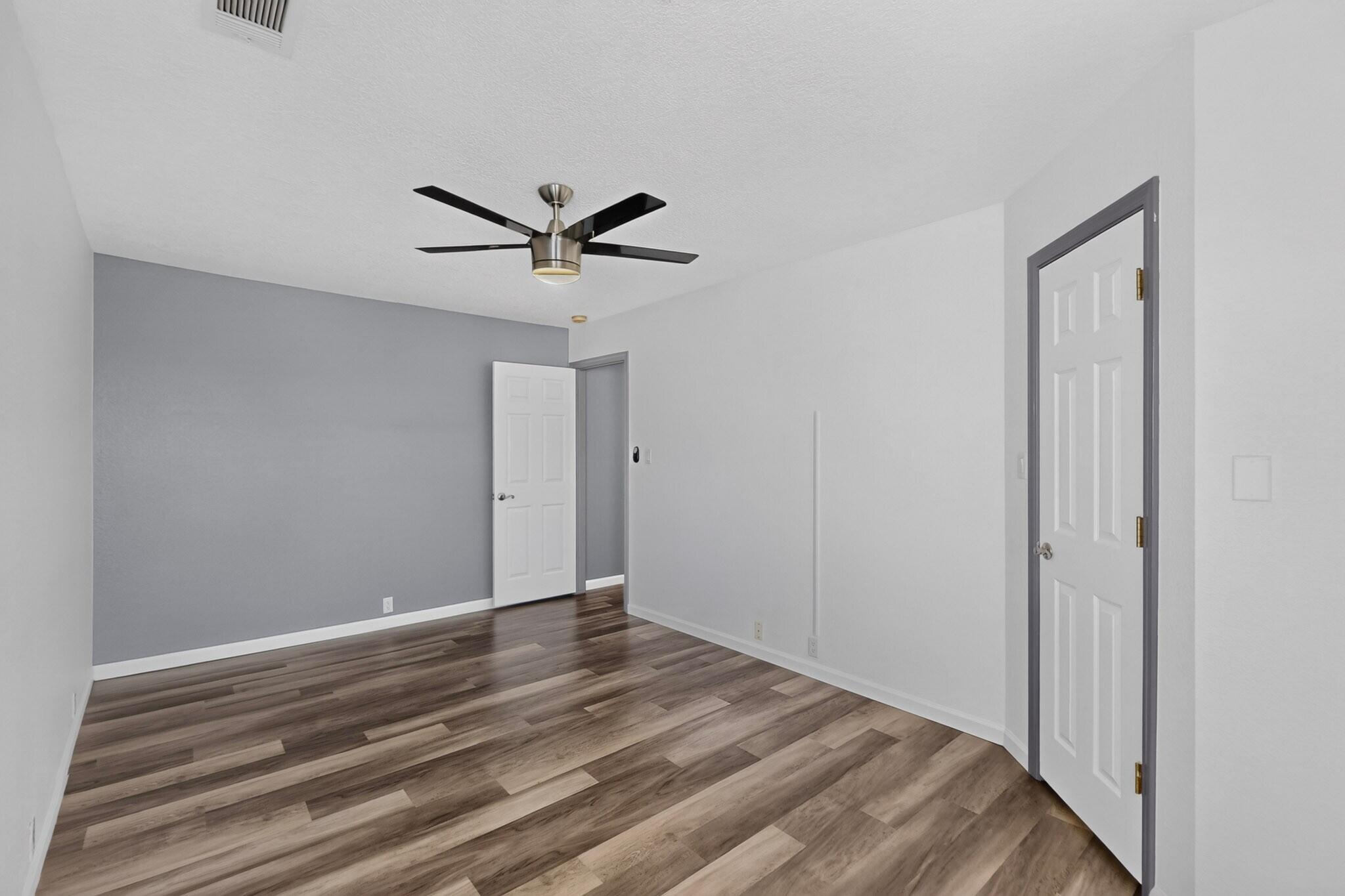 Photo 19 — 233 Nicklaus Drive SE
