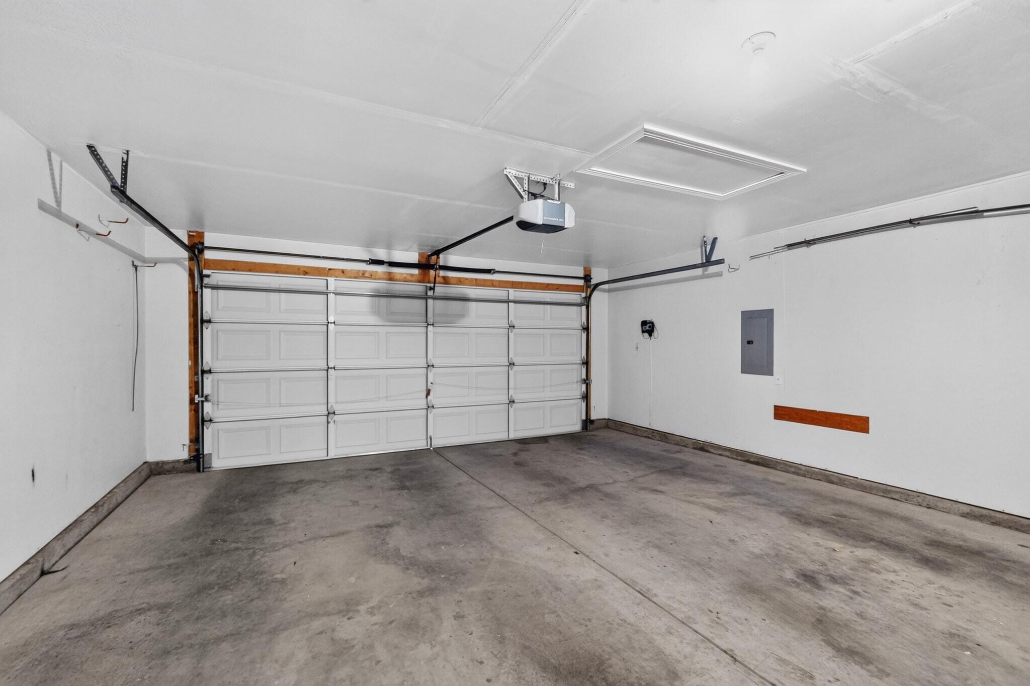 Photo 9 — 233 Nicklaus Drive SE