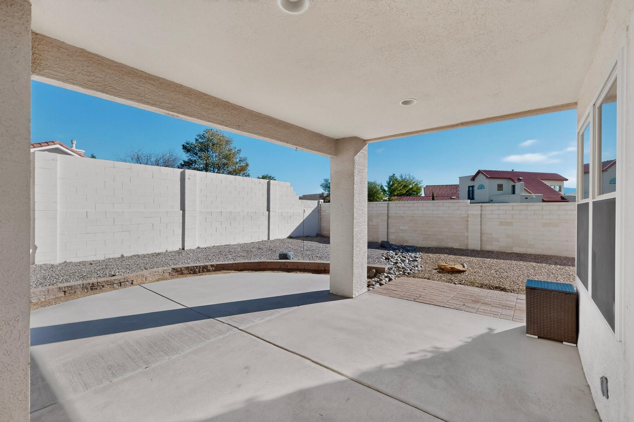 Photo 8 — 233 Nicklaus Drive SE