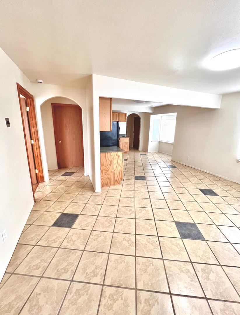615 Candelaria Road NW