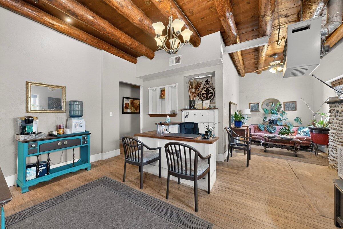 Photo 11 — 315 W Reinken Avenue