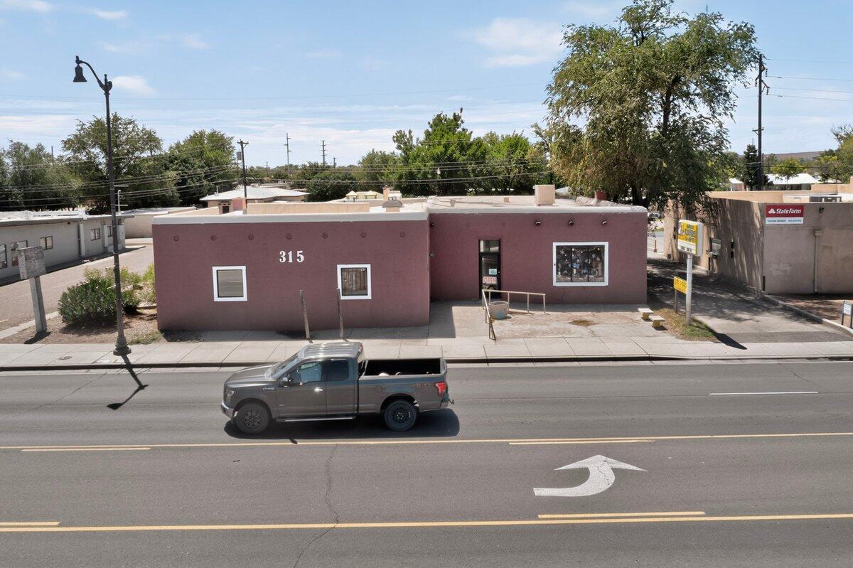 Photo 20 — 315 W Reinken Avenue