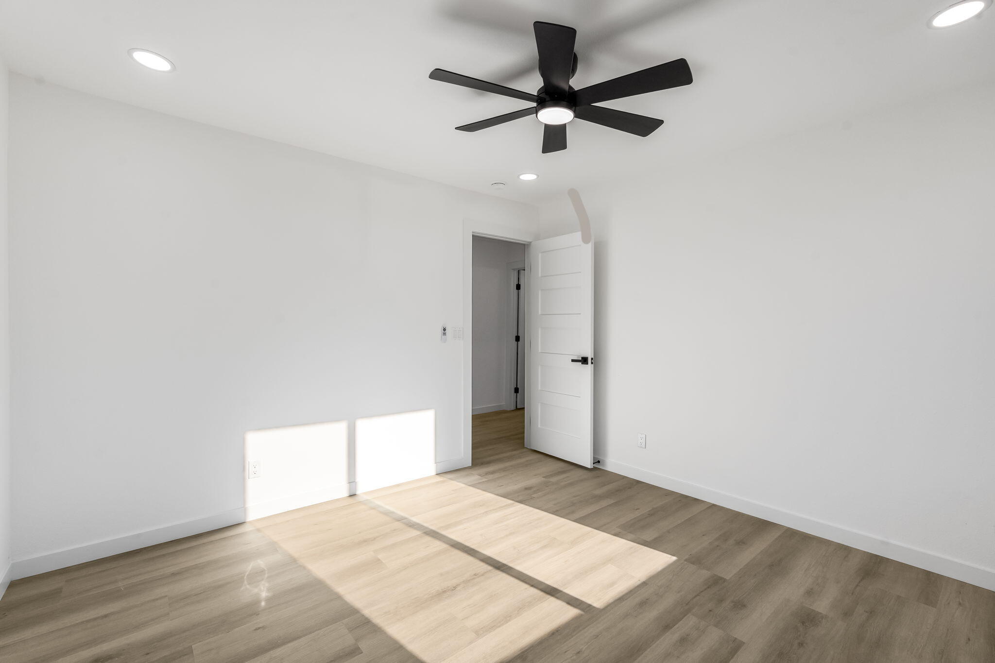 Photo 8 — 11304 Key West Drive NE