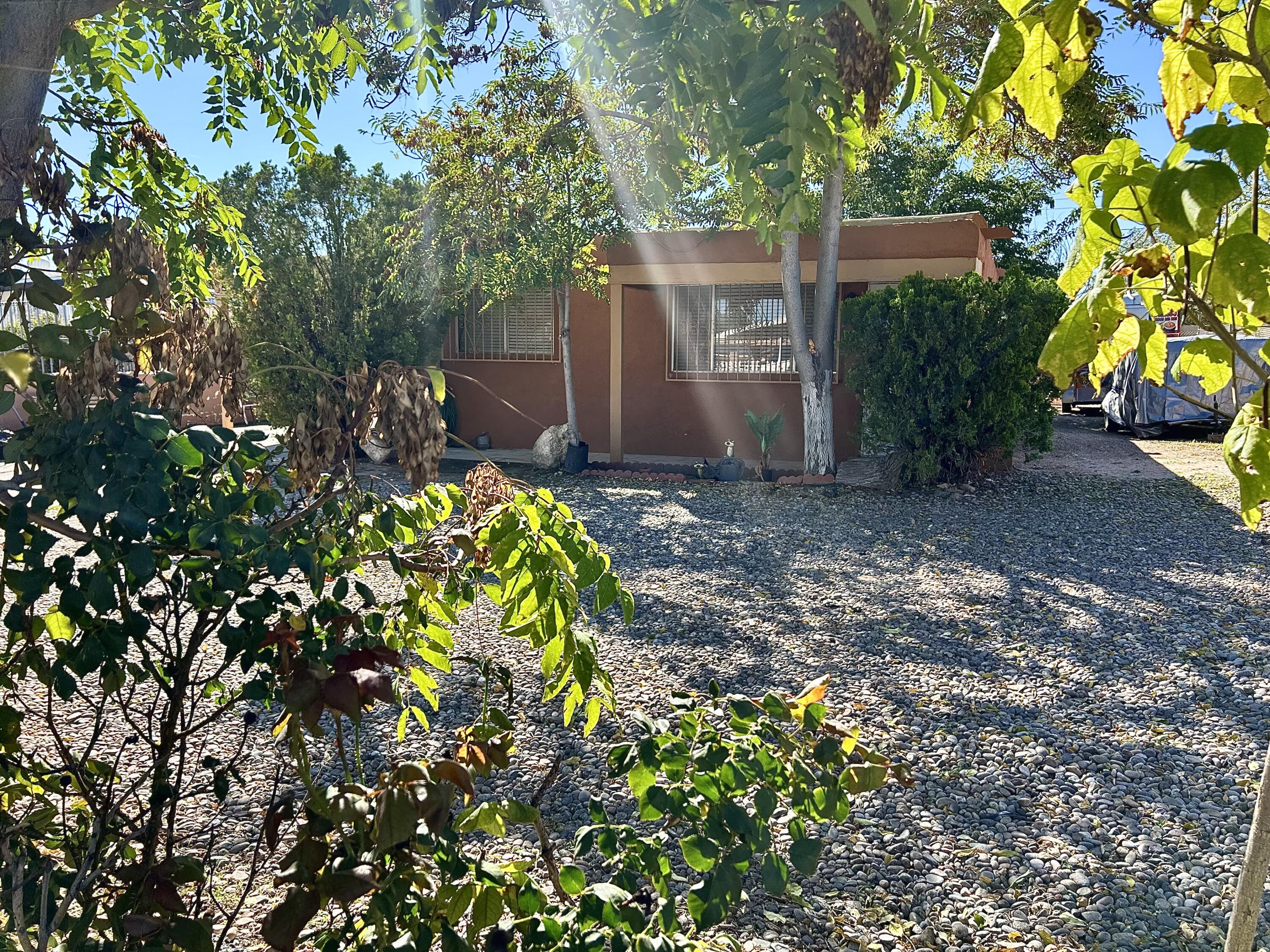 Photo 3 — 429 Merlida Street SW