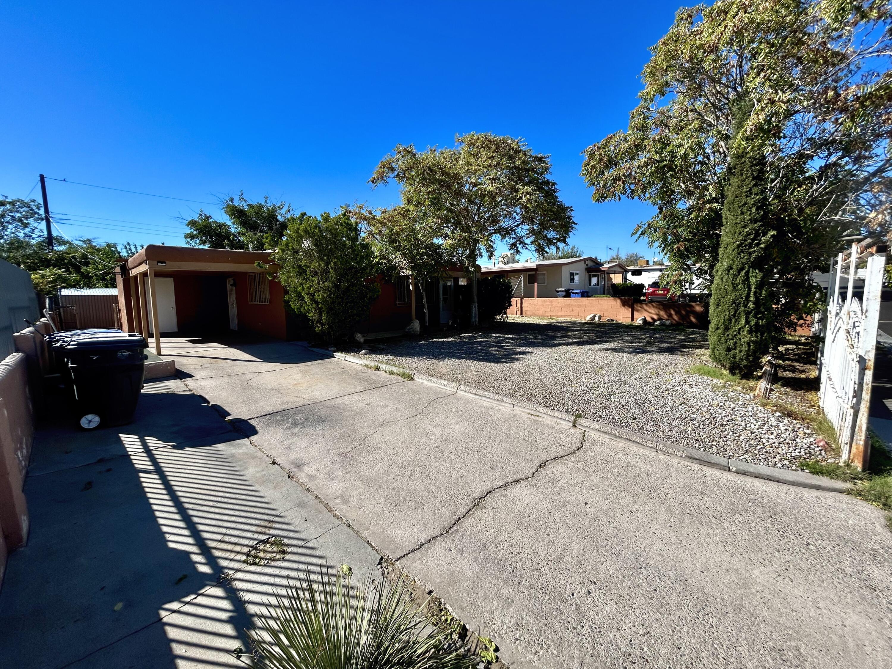 Photo 4 — 429 Merlida Street SW