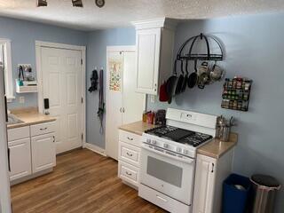 Photo 16 — 124 Princeton Drive SE