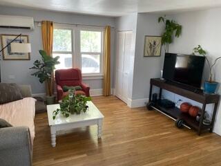 Photo 10 — 124 Princeton Drive SE